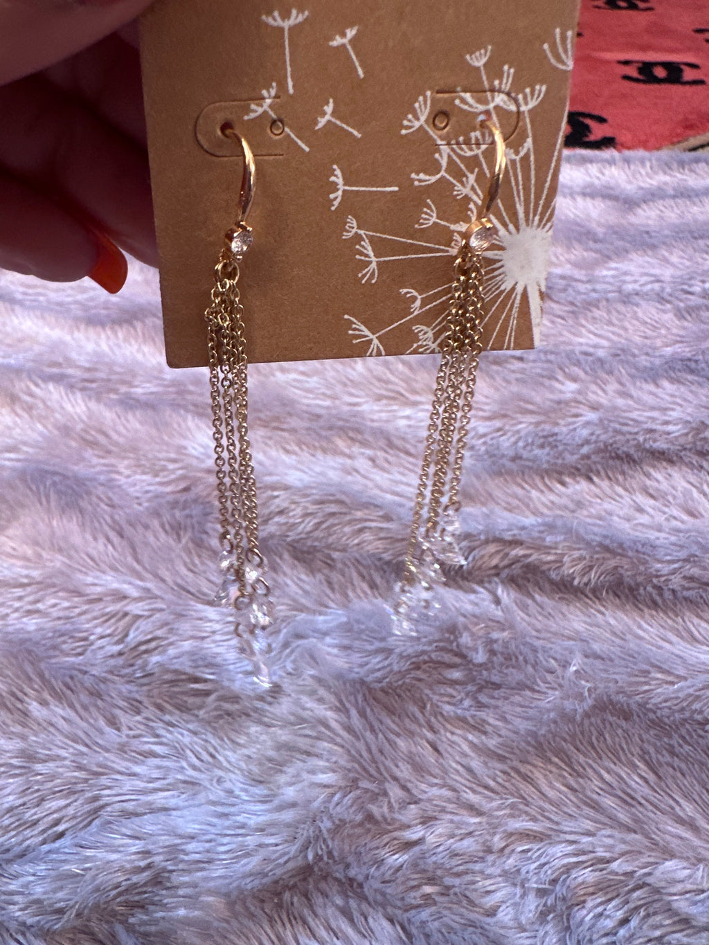 Dainty earrings ( New)