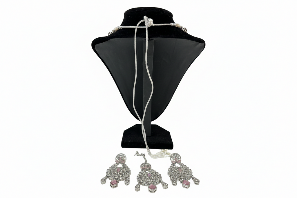 Pink and silver Indian style set with tiki