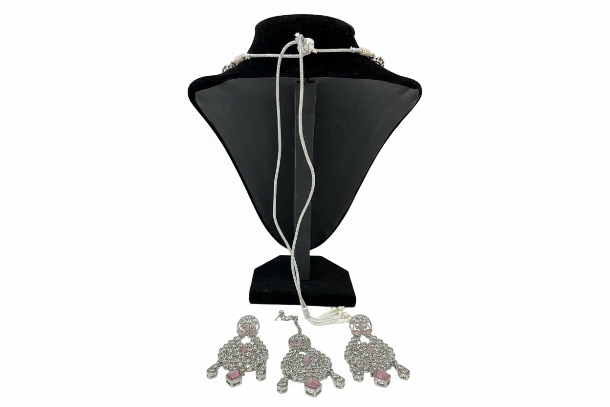 Pink and silver Indian style set with tiki