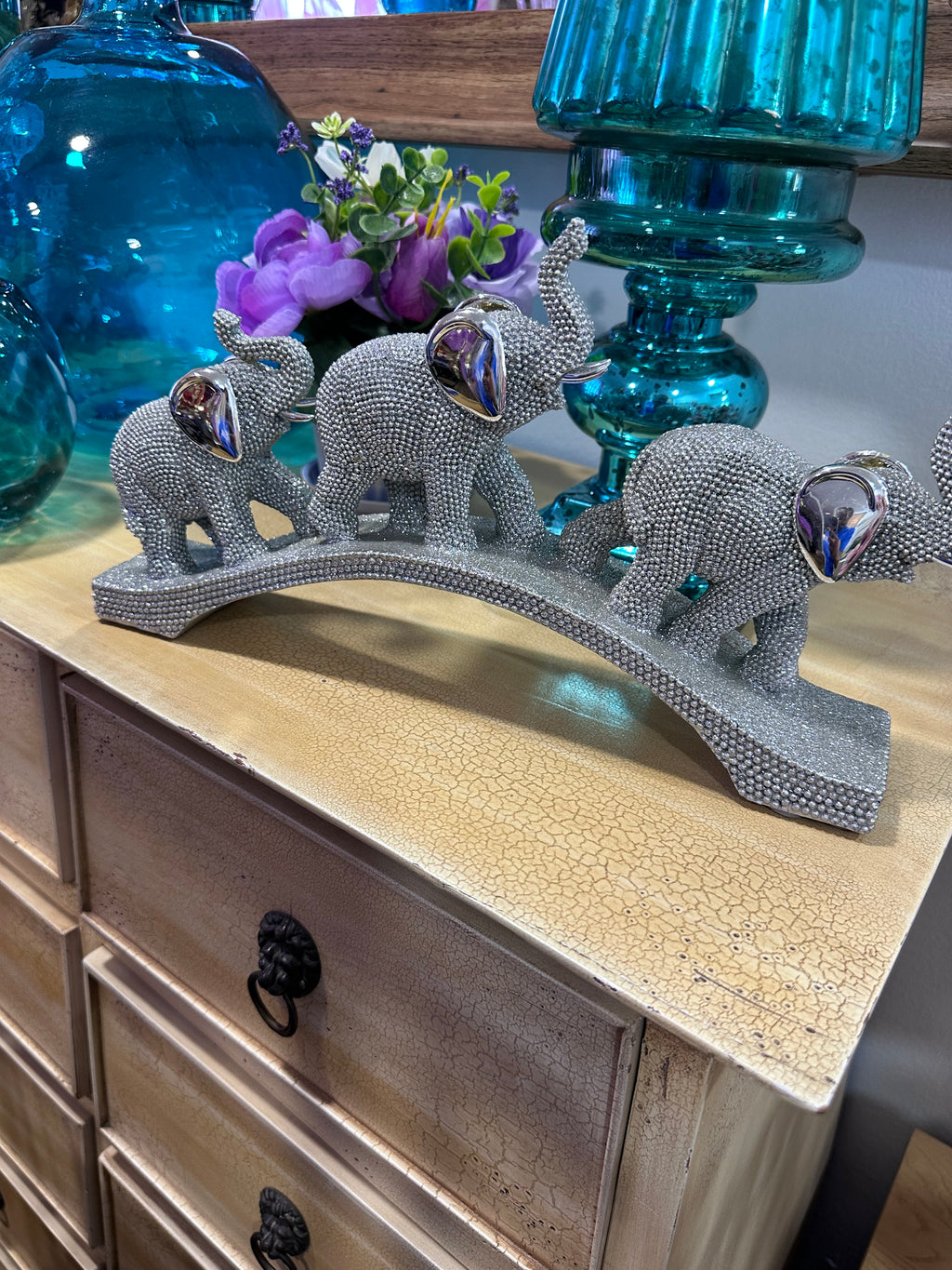Beautiful silver Elephant family - in store pick up only