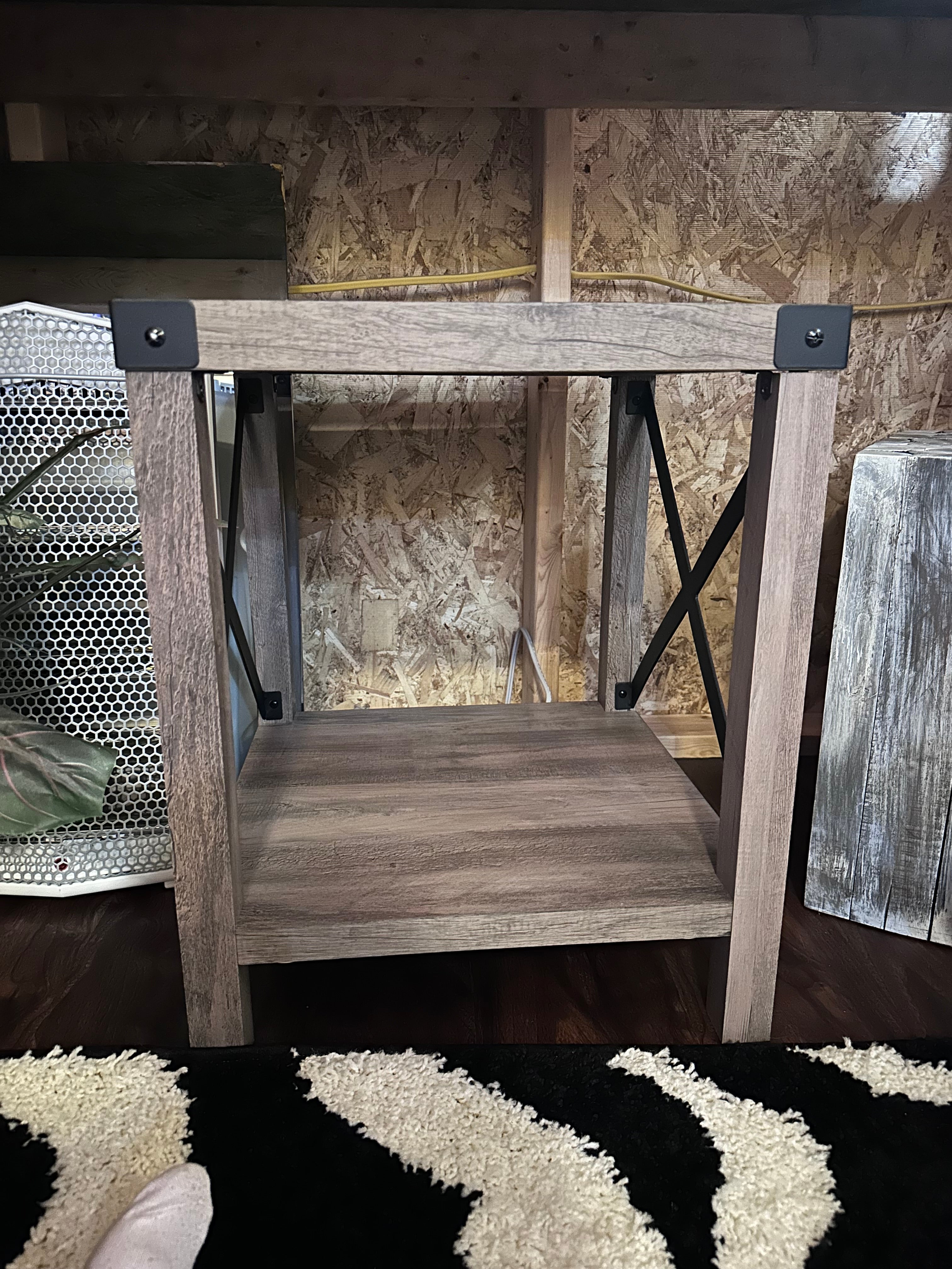 Two end tables ( excellent condition) in store pickup only)