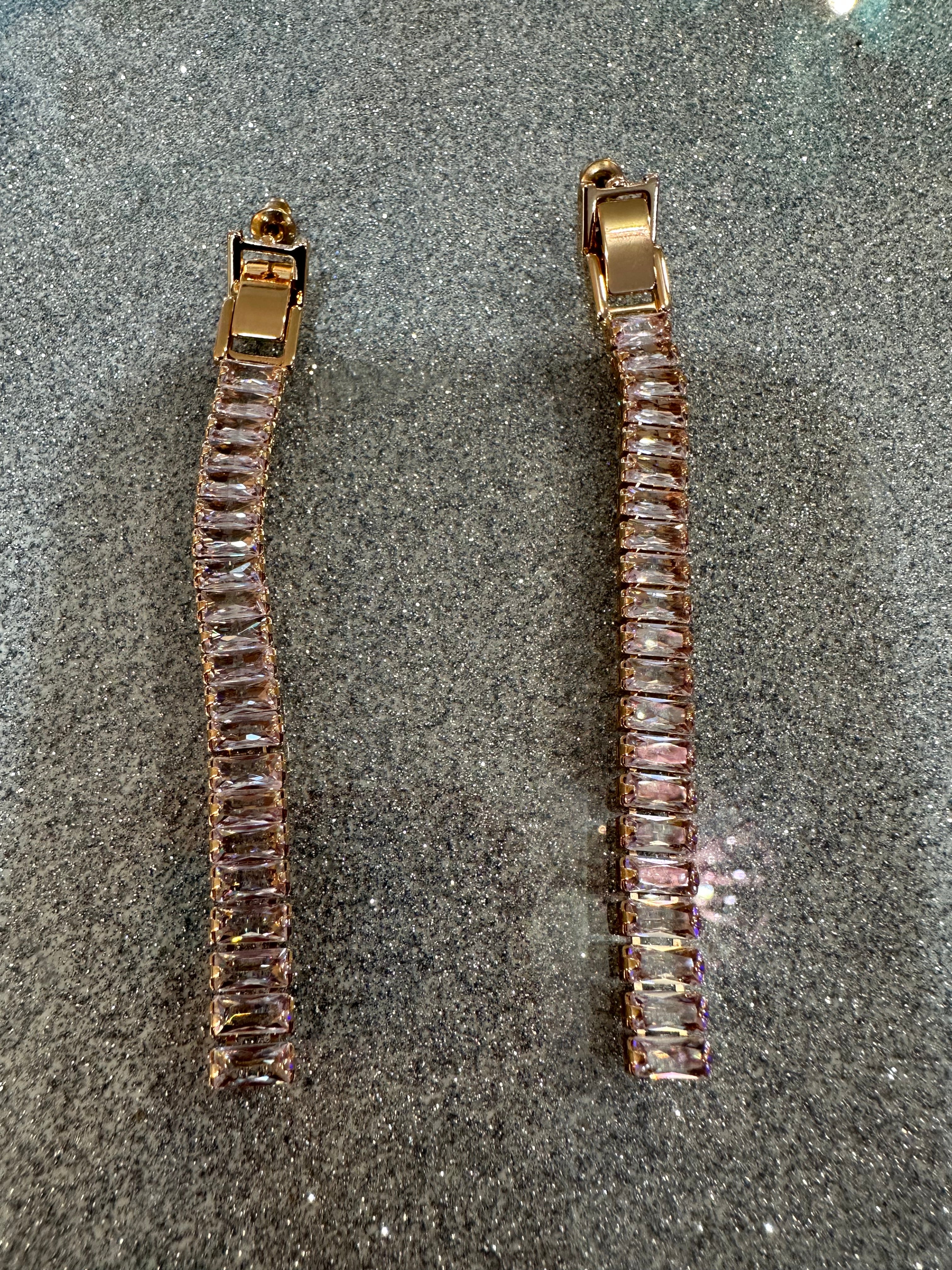 Belt like earrings