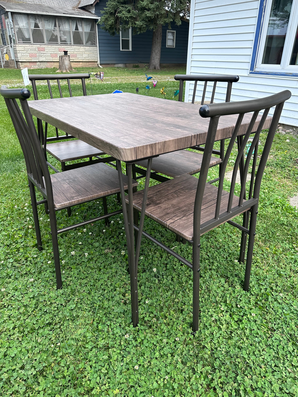Table with 4 chairs (in store pickup only)