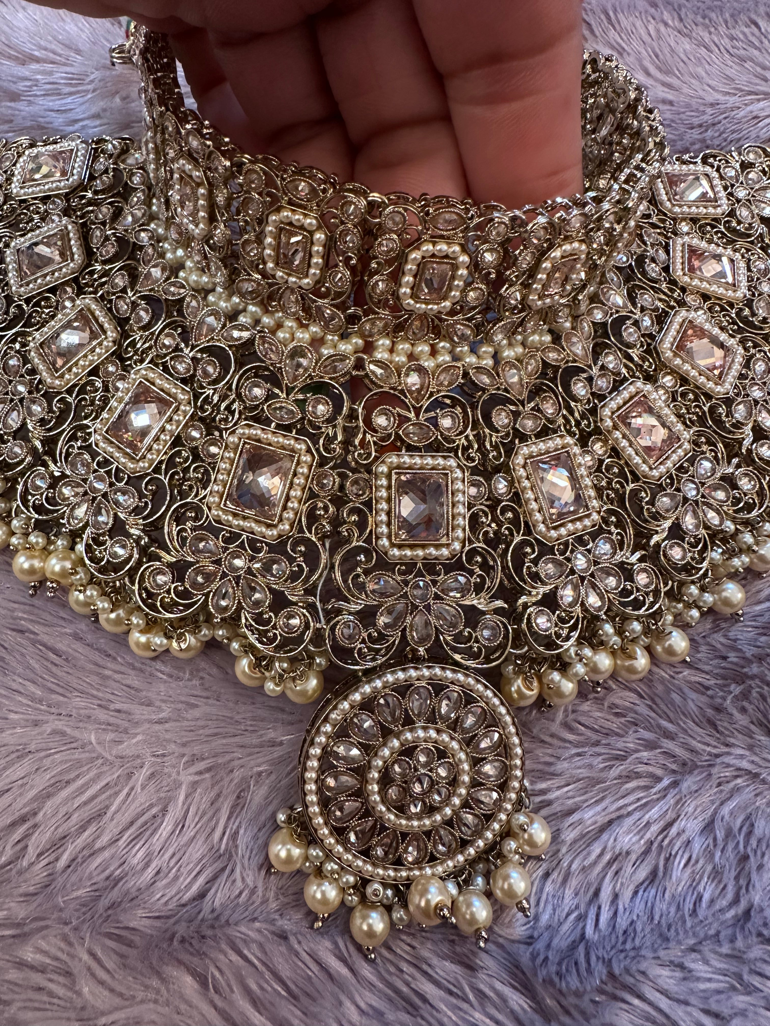 Indian set -tikki and earrings