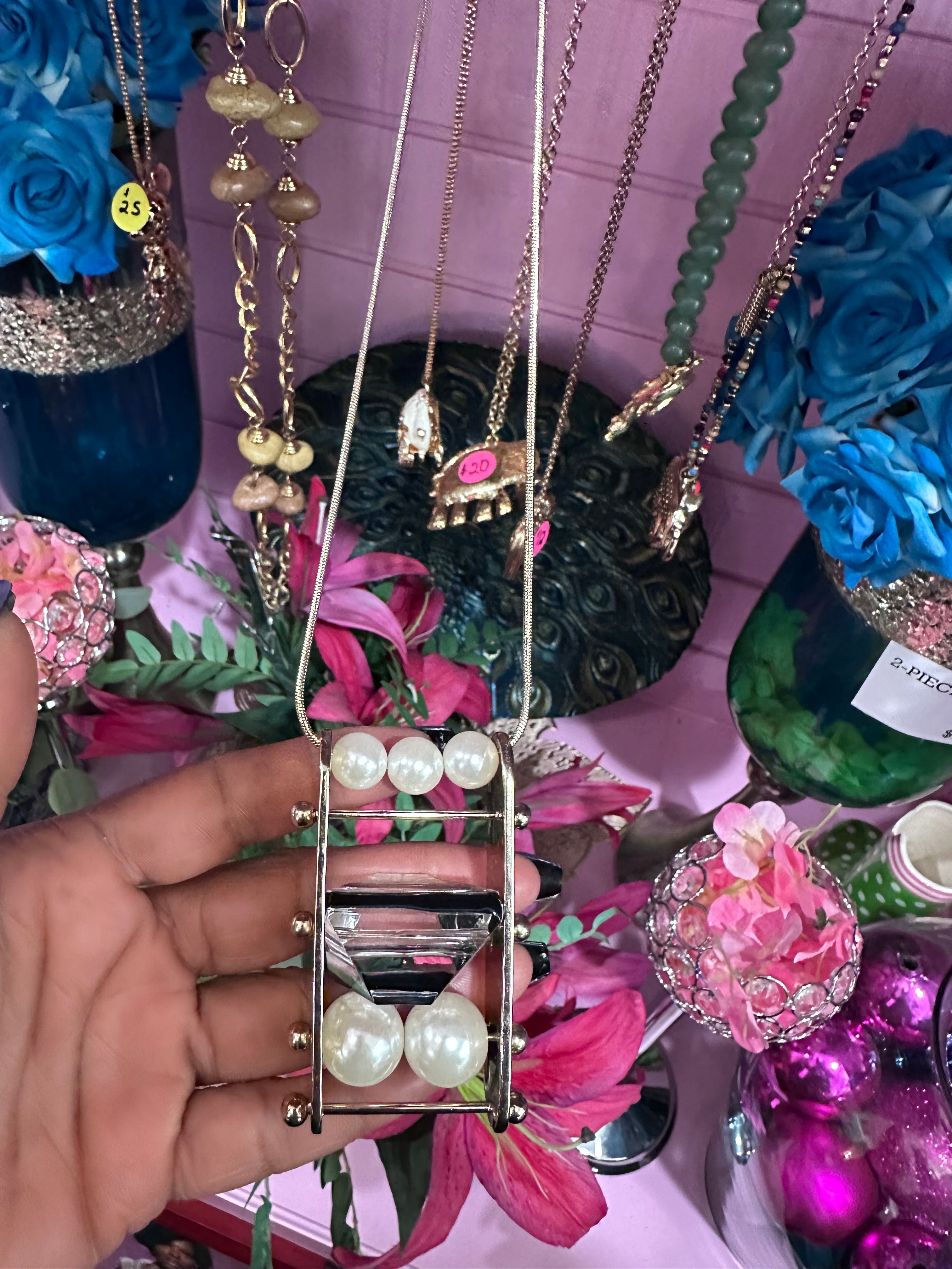 Pearl and gold statement necklace