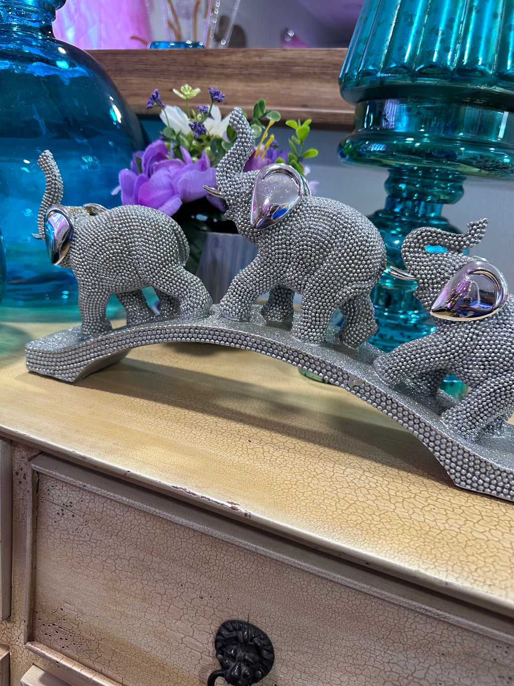 Beautiful silver Elephant family - in store pick up only