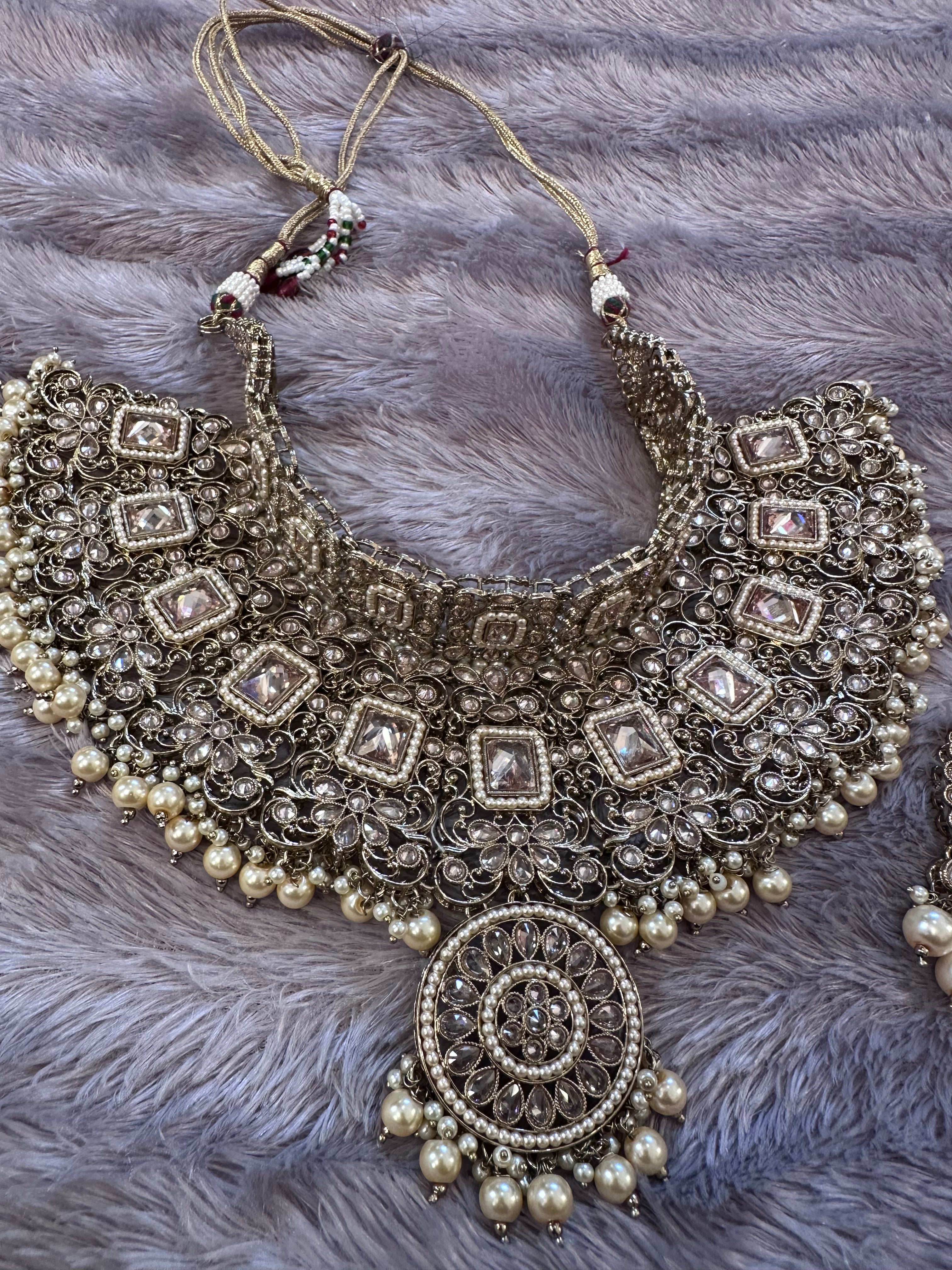 Indian set -tikki and earrings