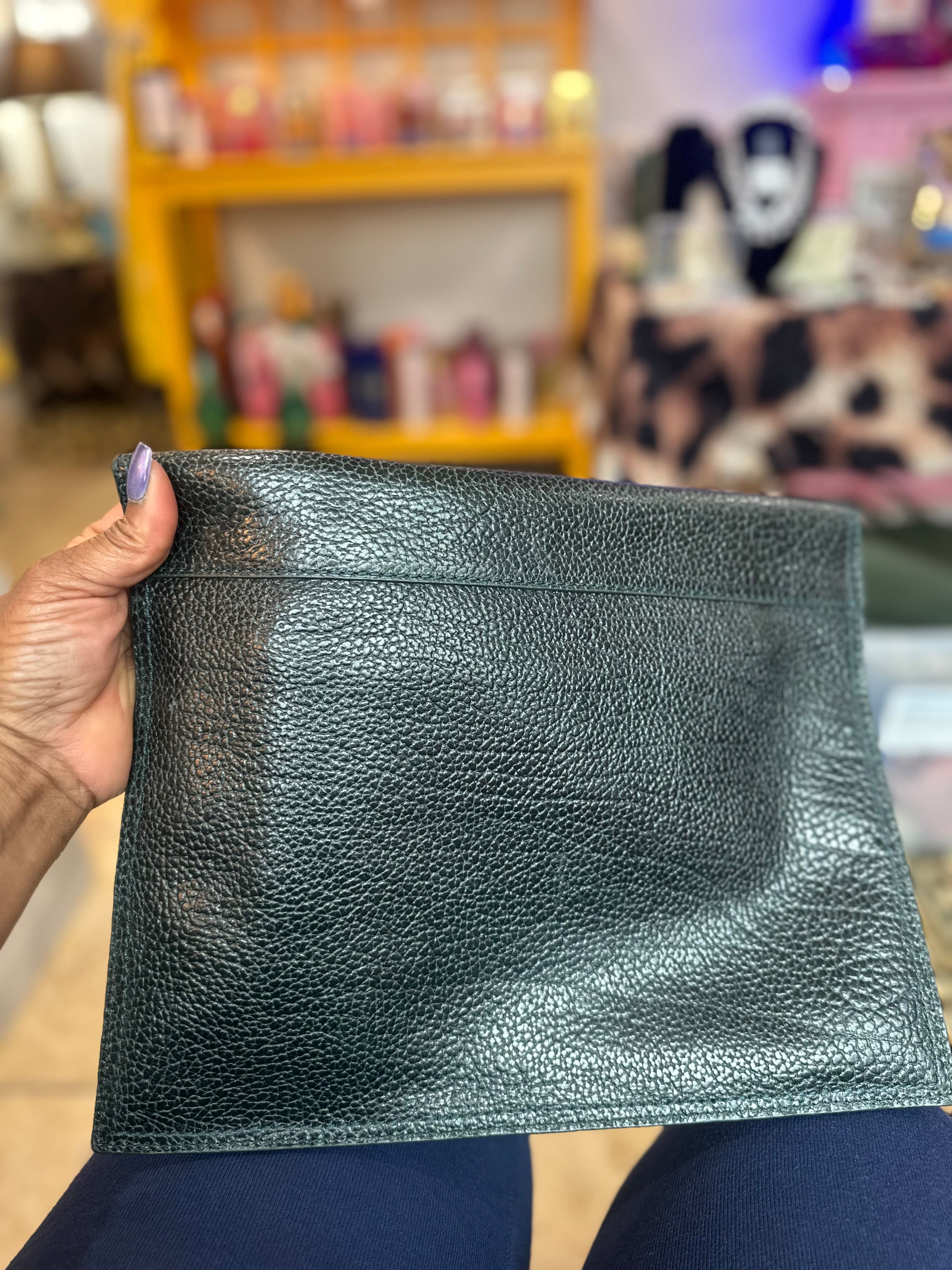UTERQUE Hunter Green bag ($40)