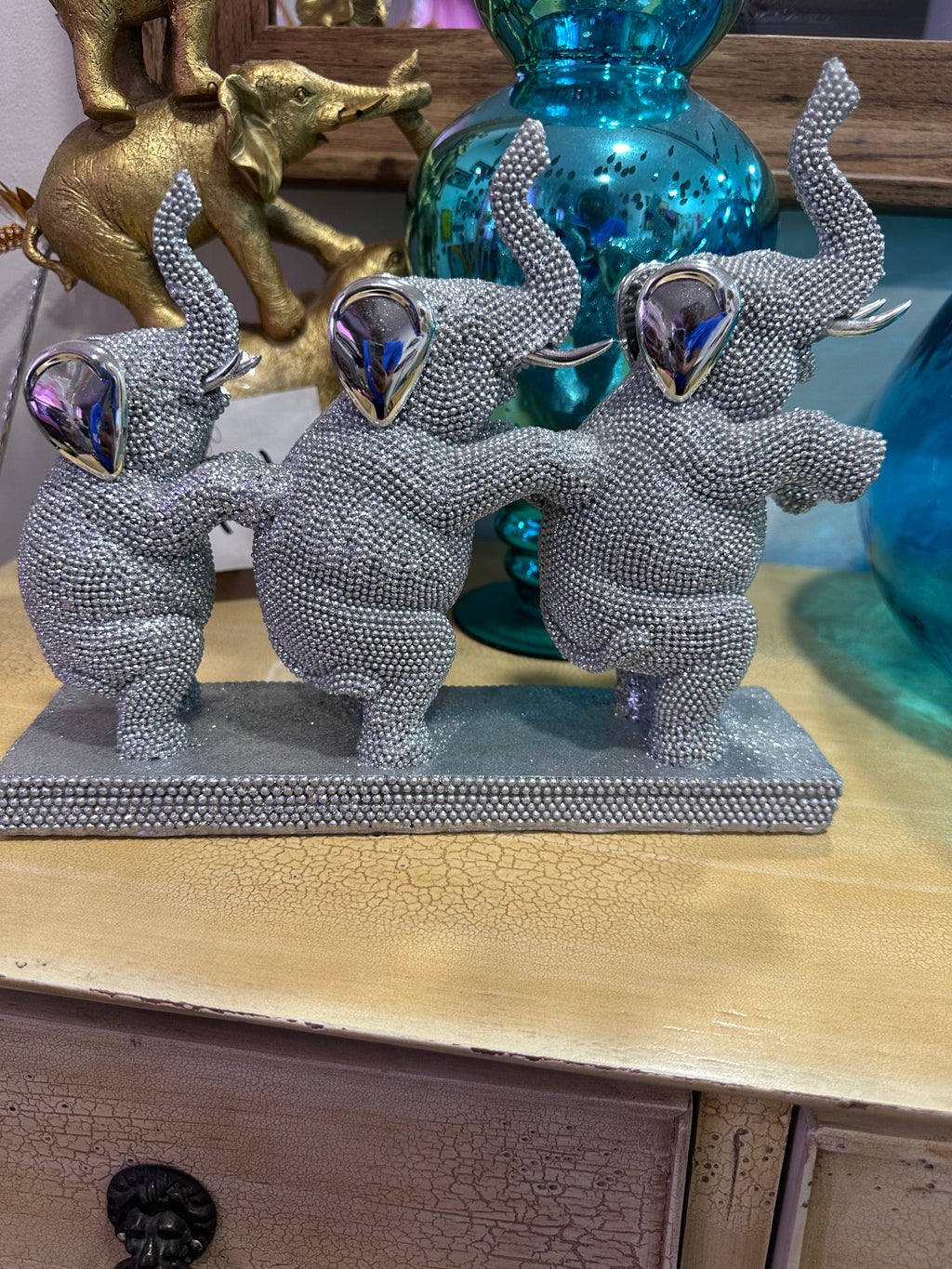 Let’s dance elephant family