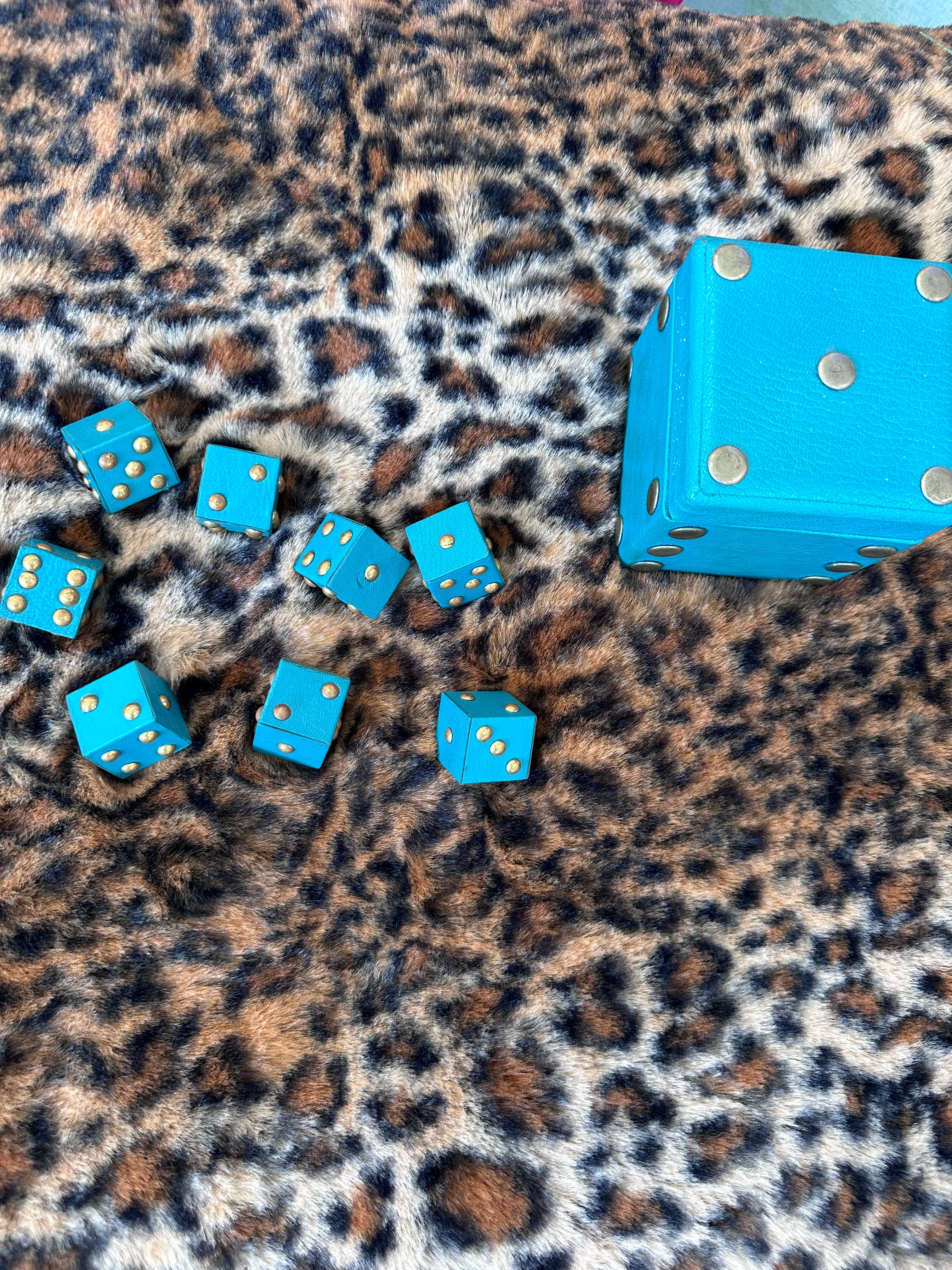 Vintage dice set