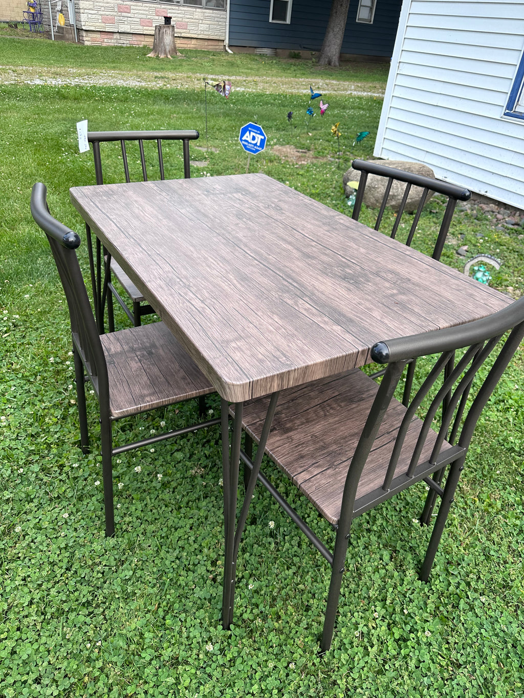 Table with 4 chairs (in store pickup only)