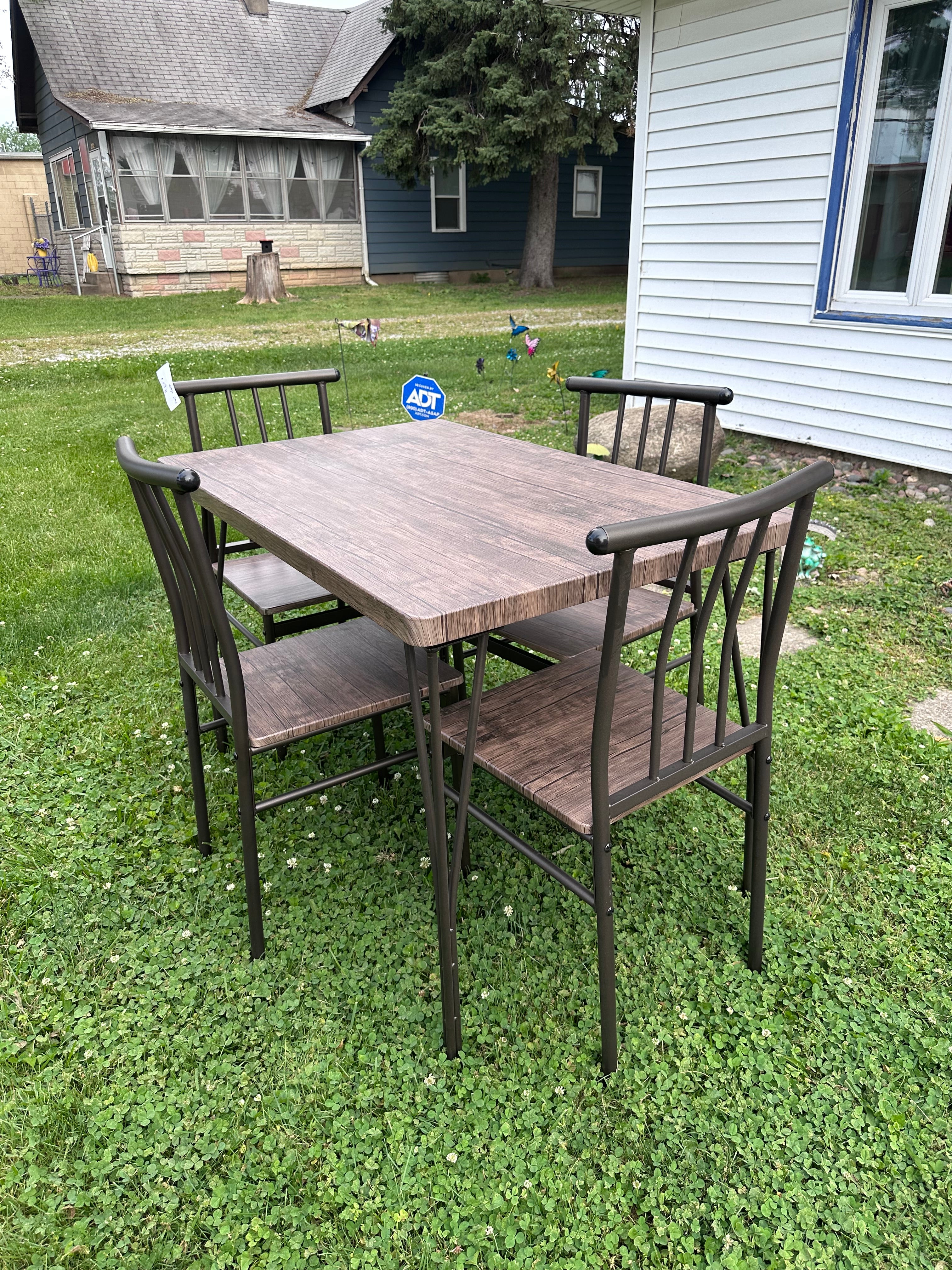 Table with 4 chairs (in store pickup only)