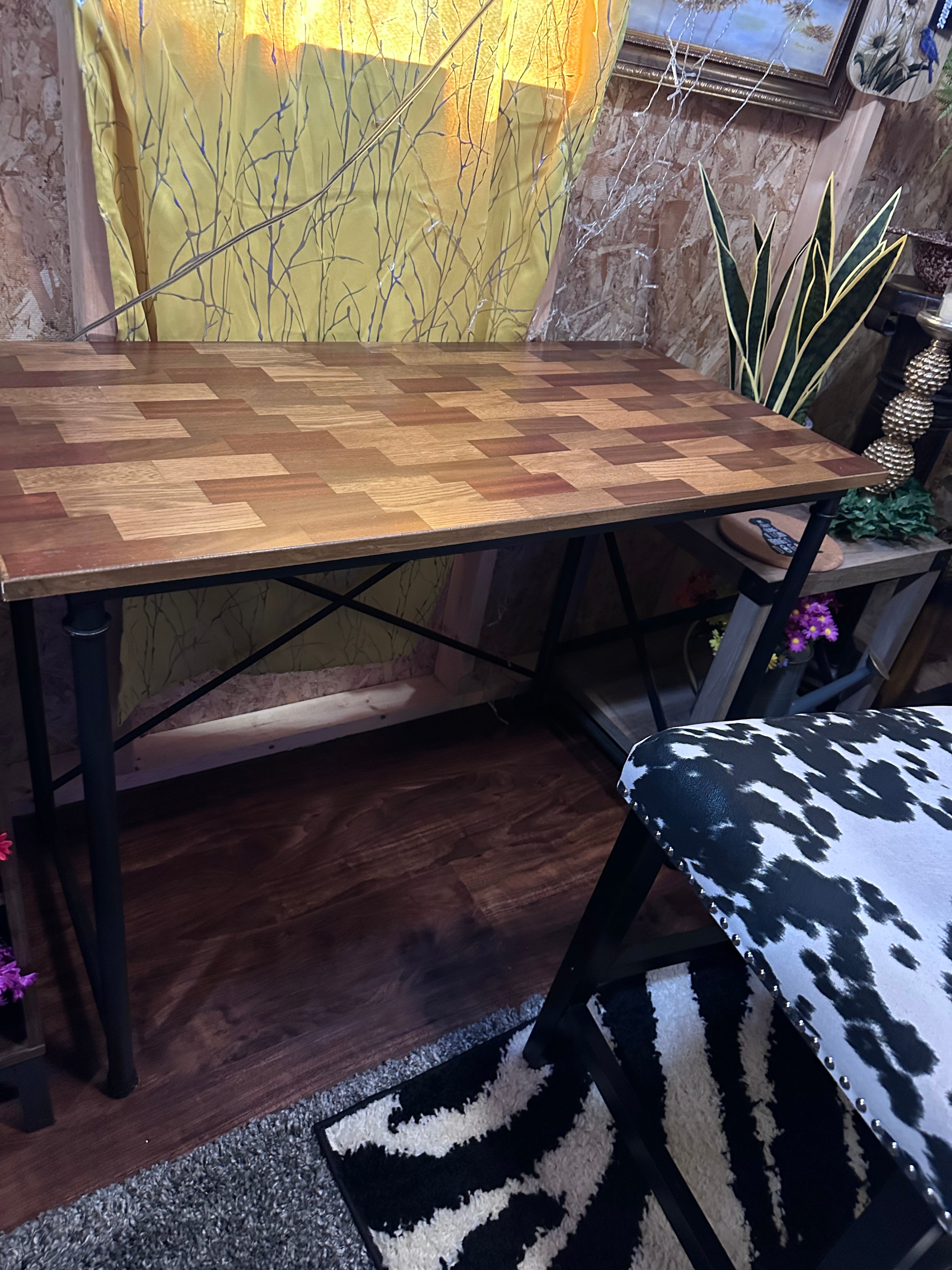 Wood table - in store pickup only