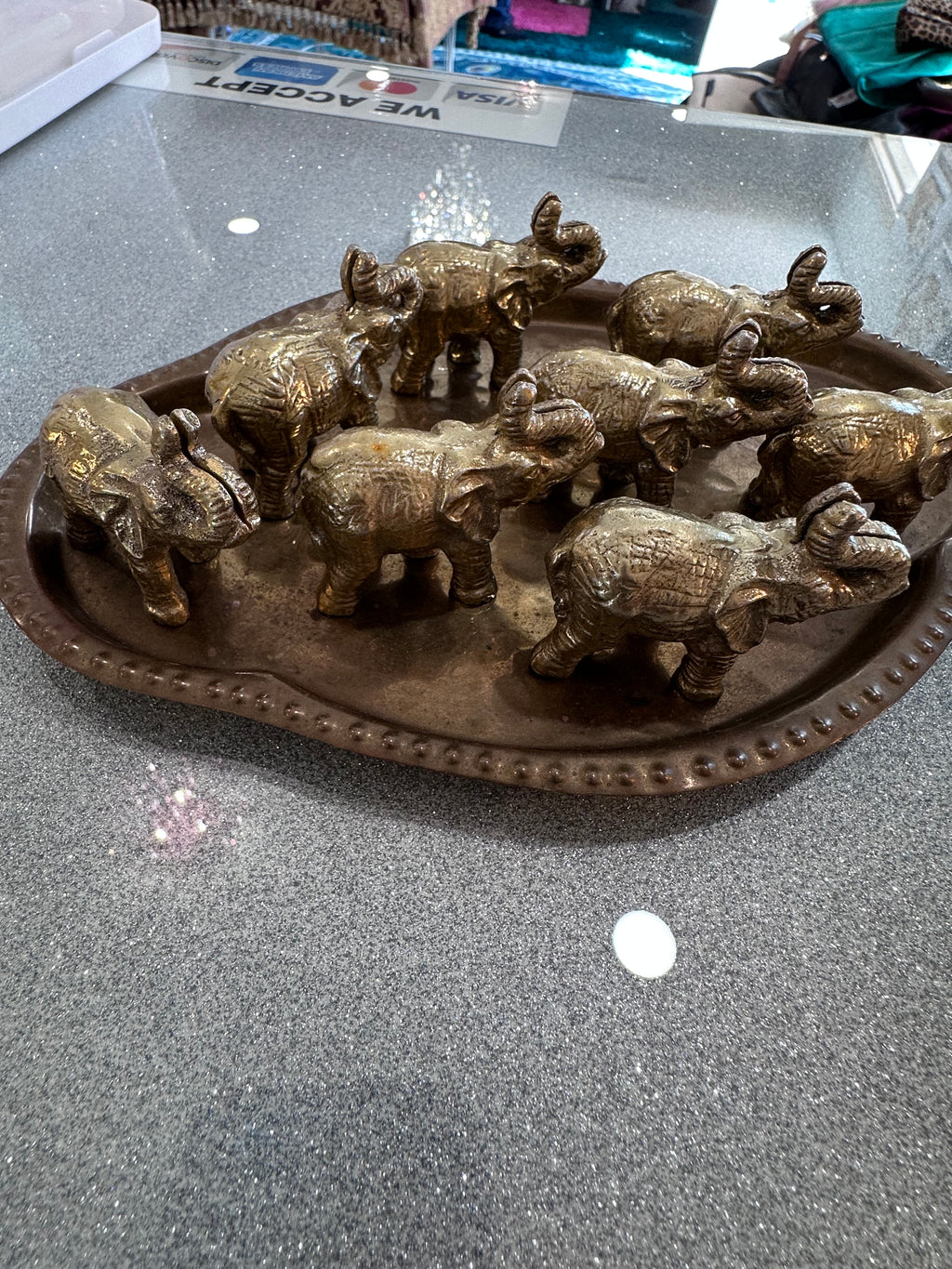 Decorative 8 elephants with tray! Brass set