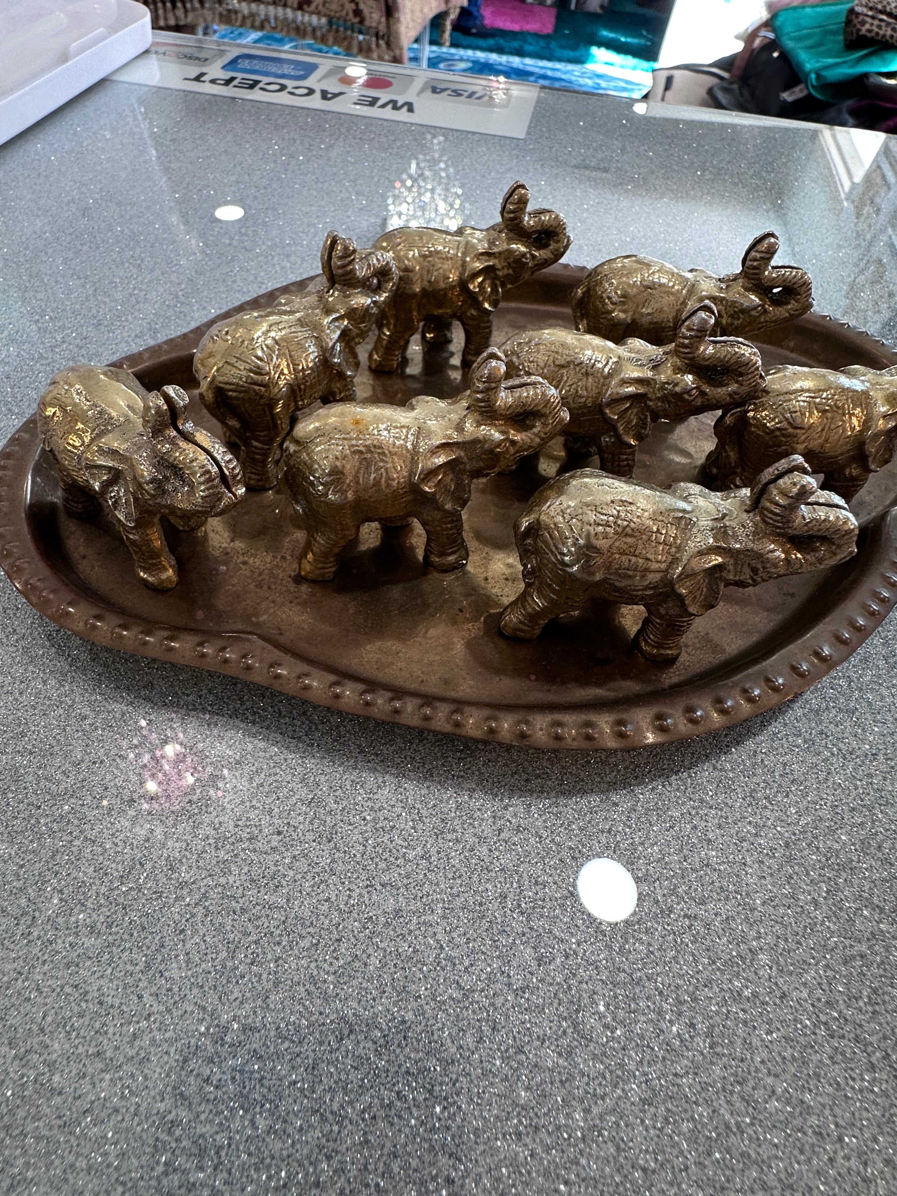 Decorative 8 elephants with tray! Brass set