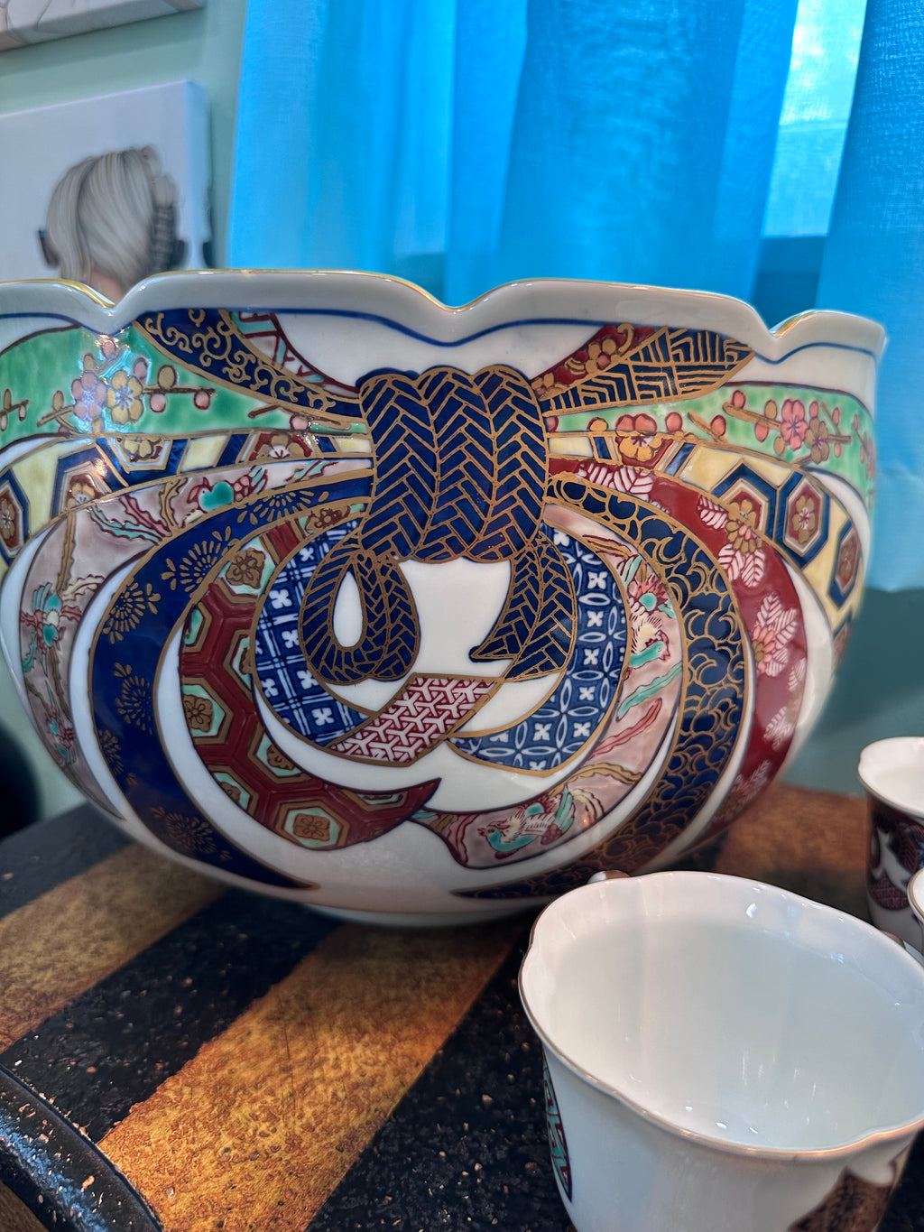 Gold Imari set 12 cups and 1 large bowl. $65 in store pick up