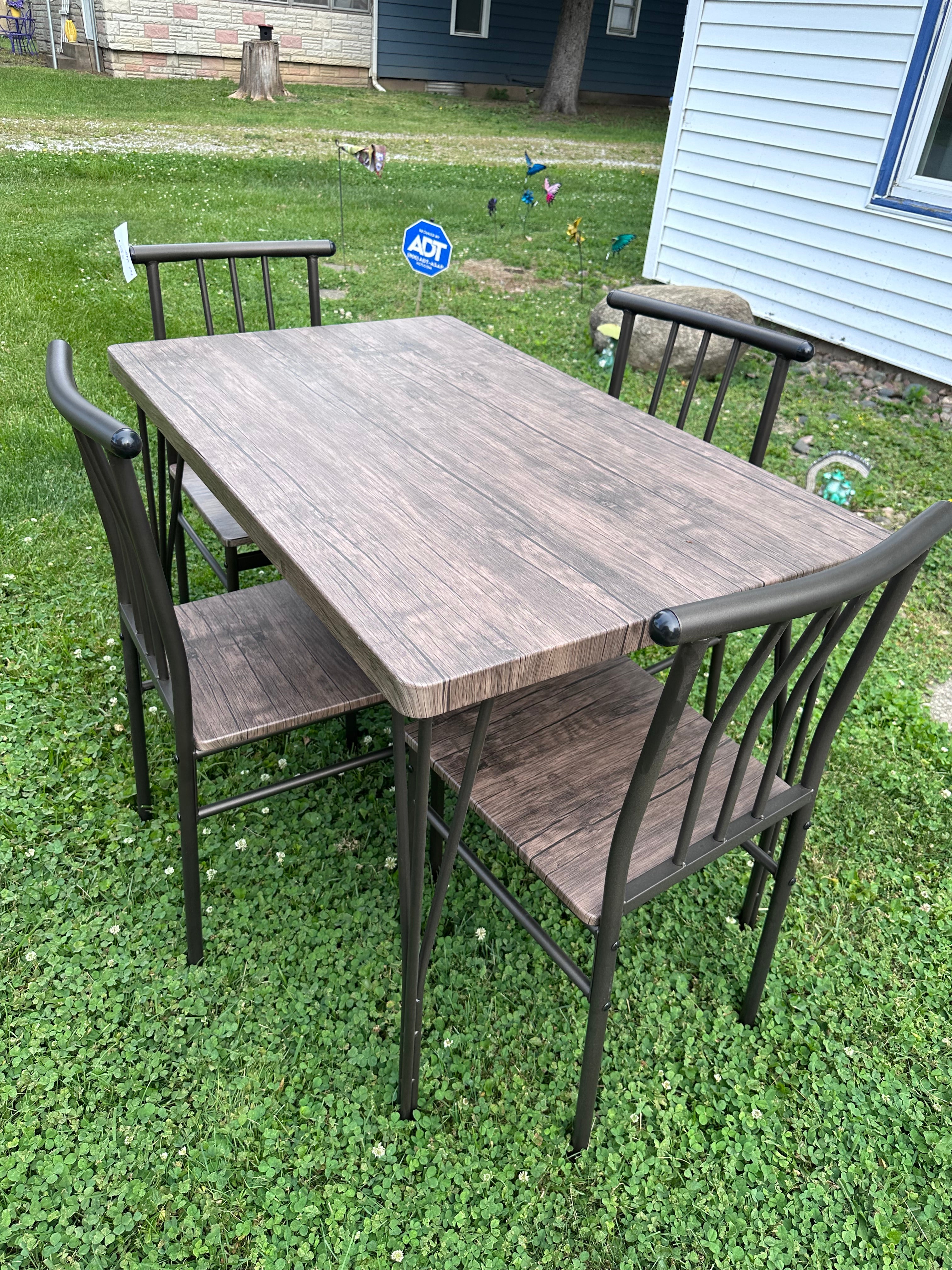 Table with 4 chairs (in store pickup only)
