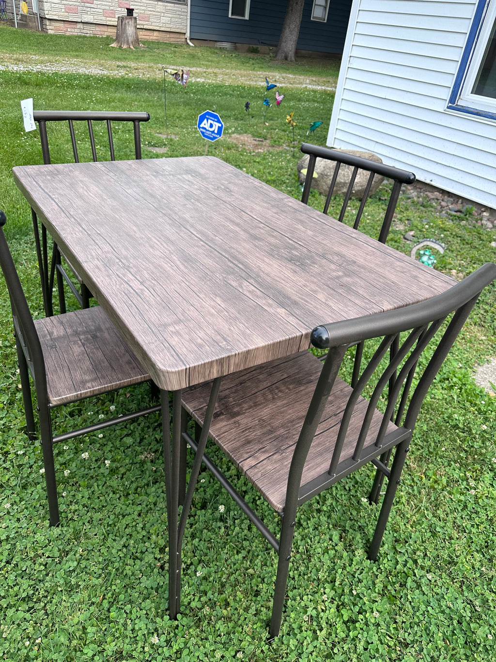 Table with 4 chairs (in store pickup only)