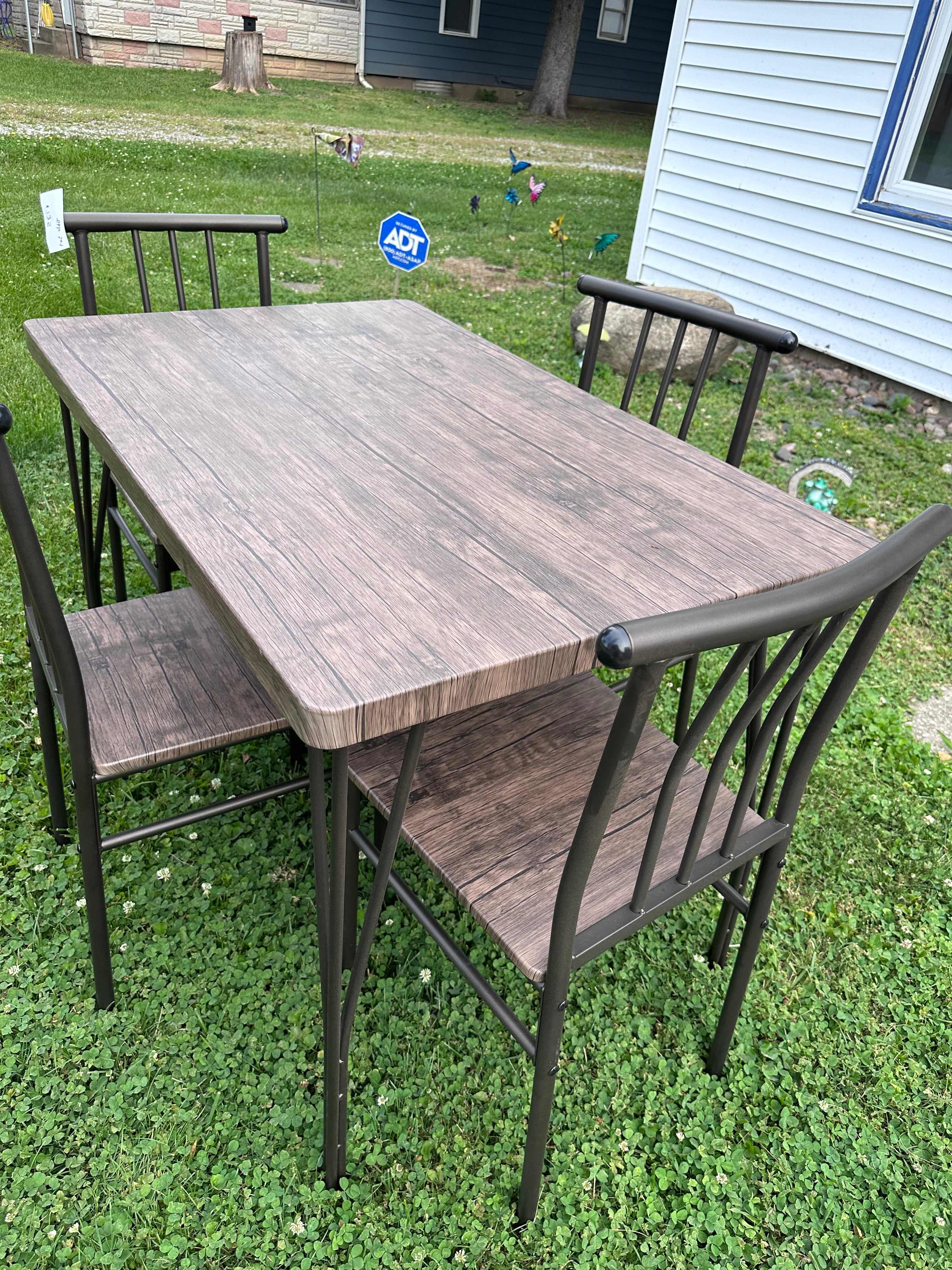 Table with 4 chairs (in store pickup only)