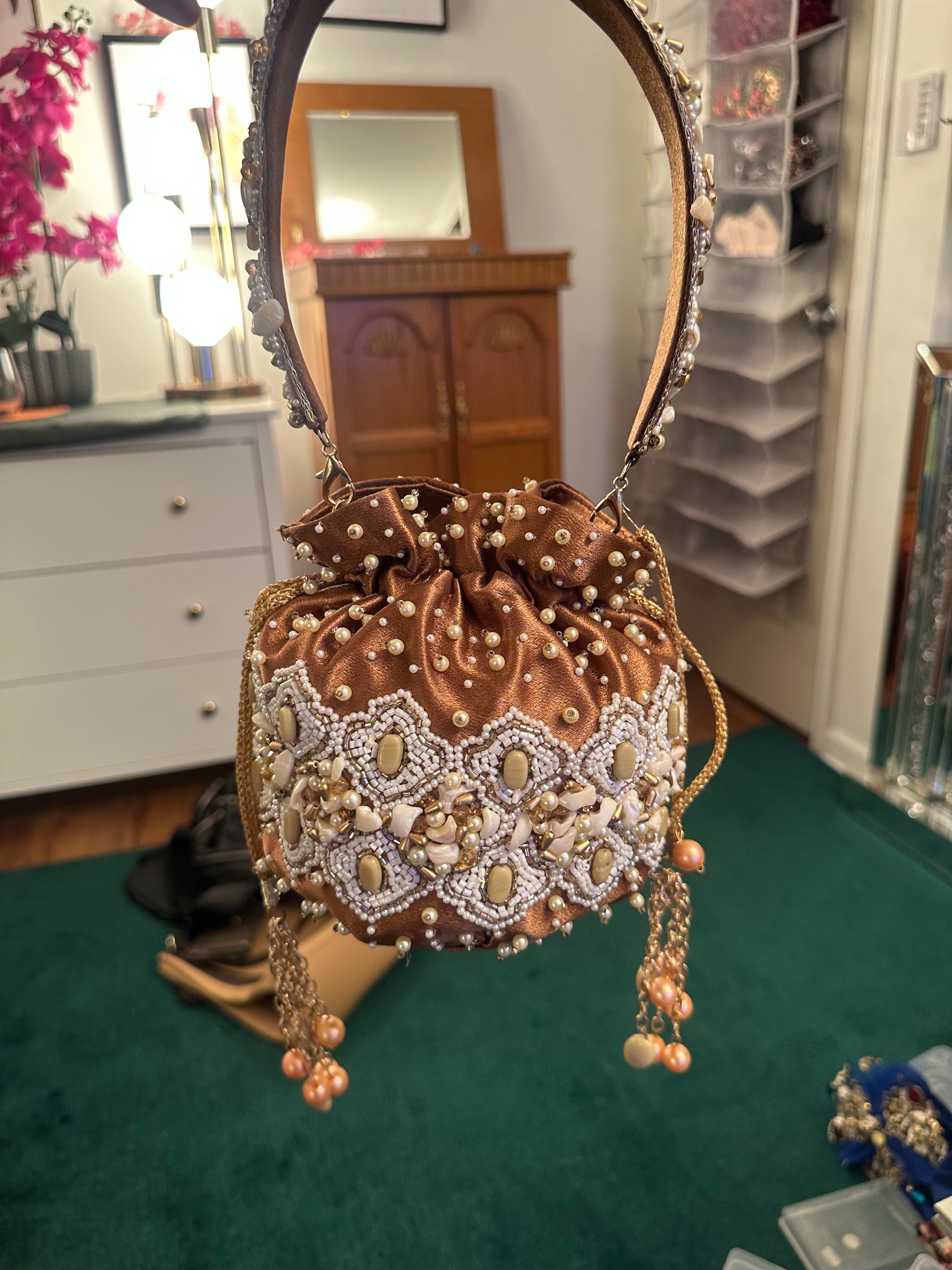 Beautiful bronze pearl purse ( brand new )