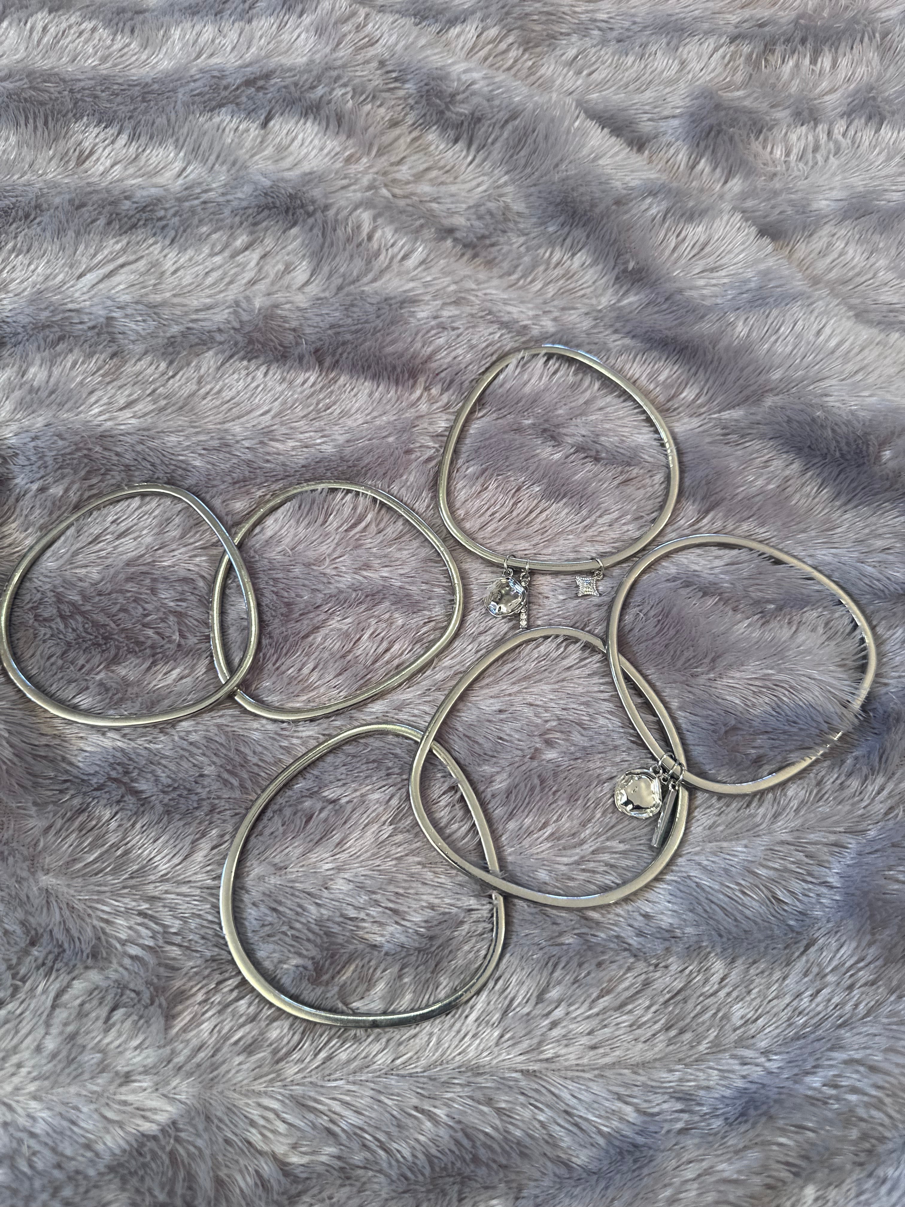 6 bracelets (stylish)