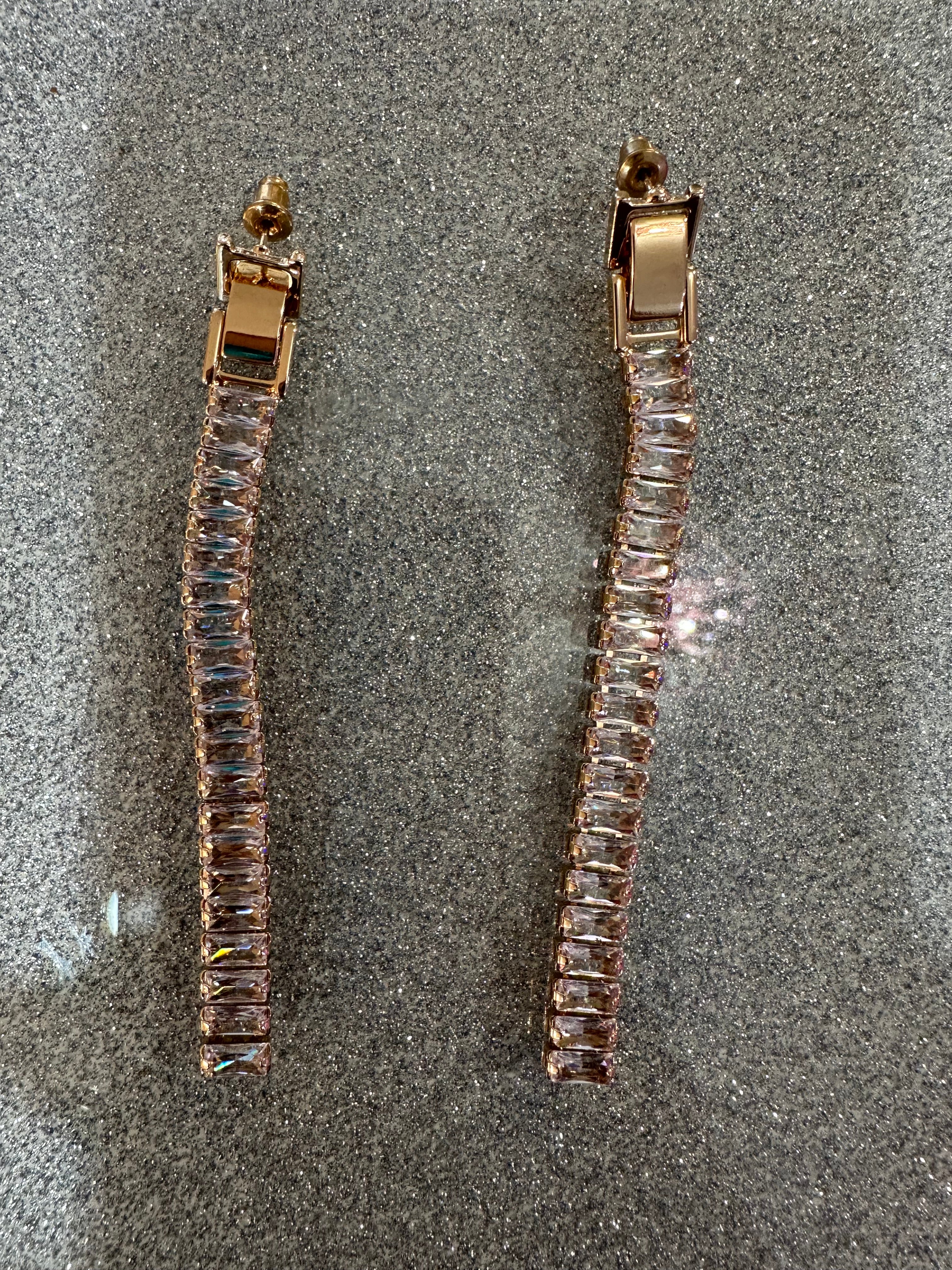Belt like earrings