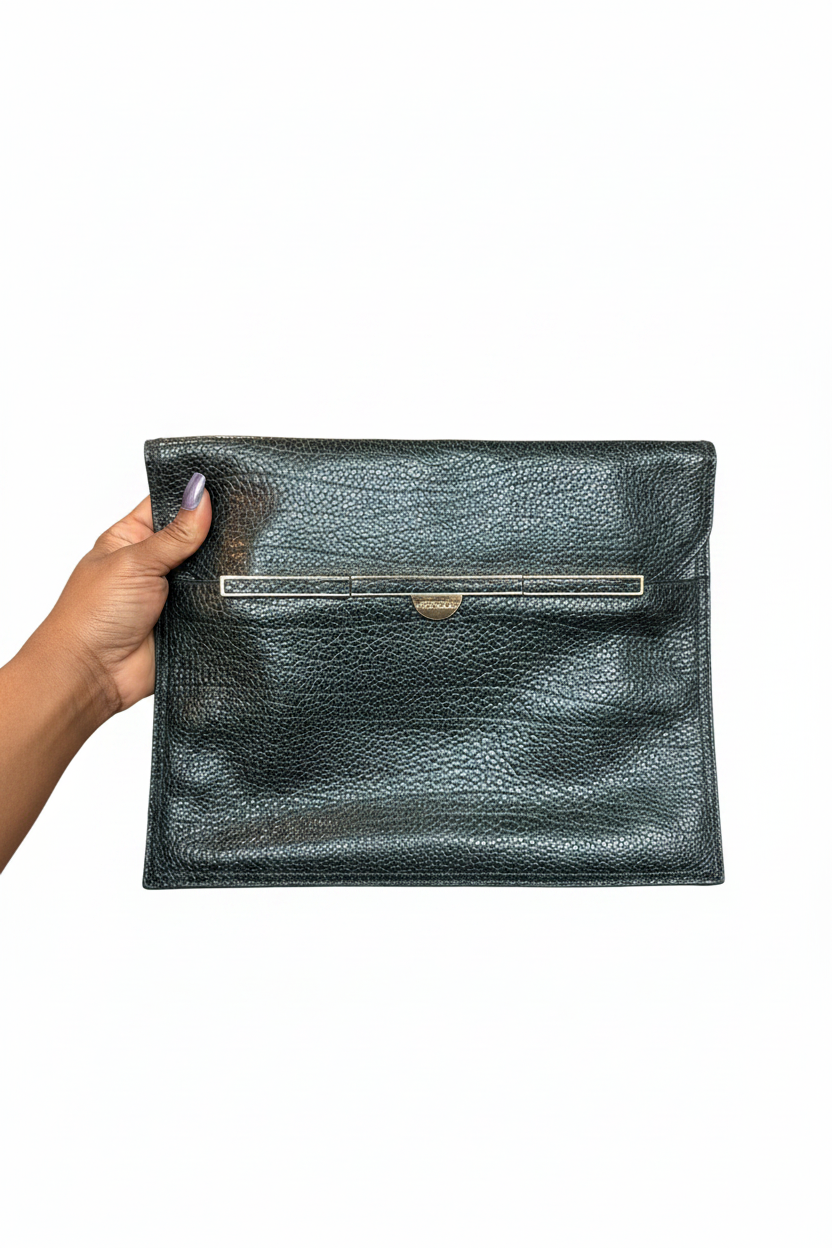 UTERQUE Hunter Green bag ($40)