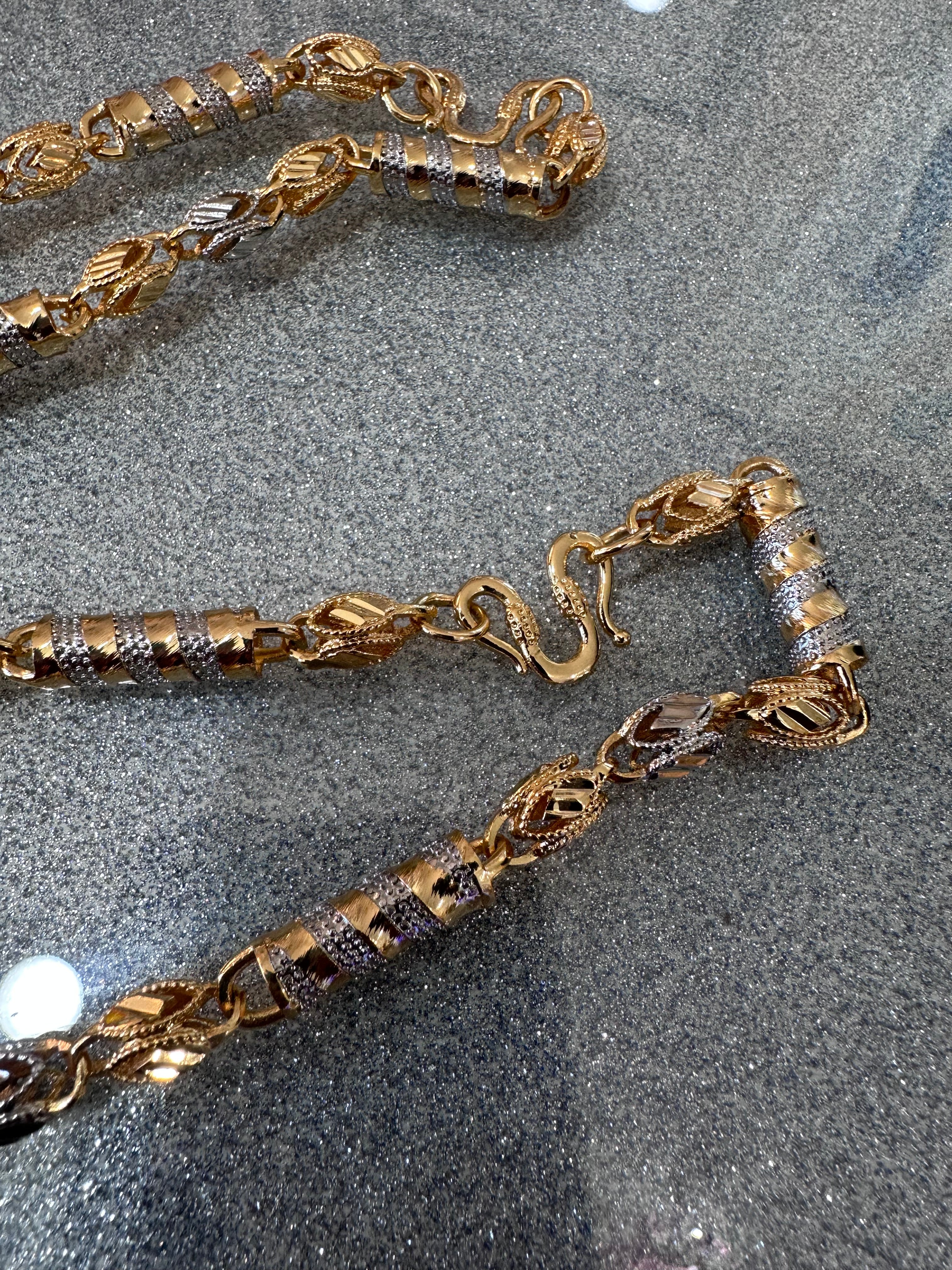 Gold and silver necklace (2)