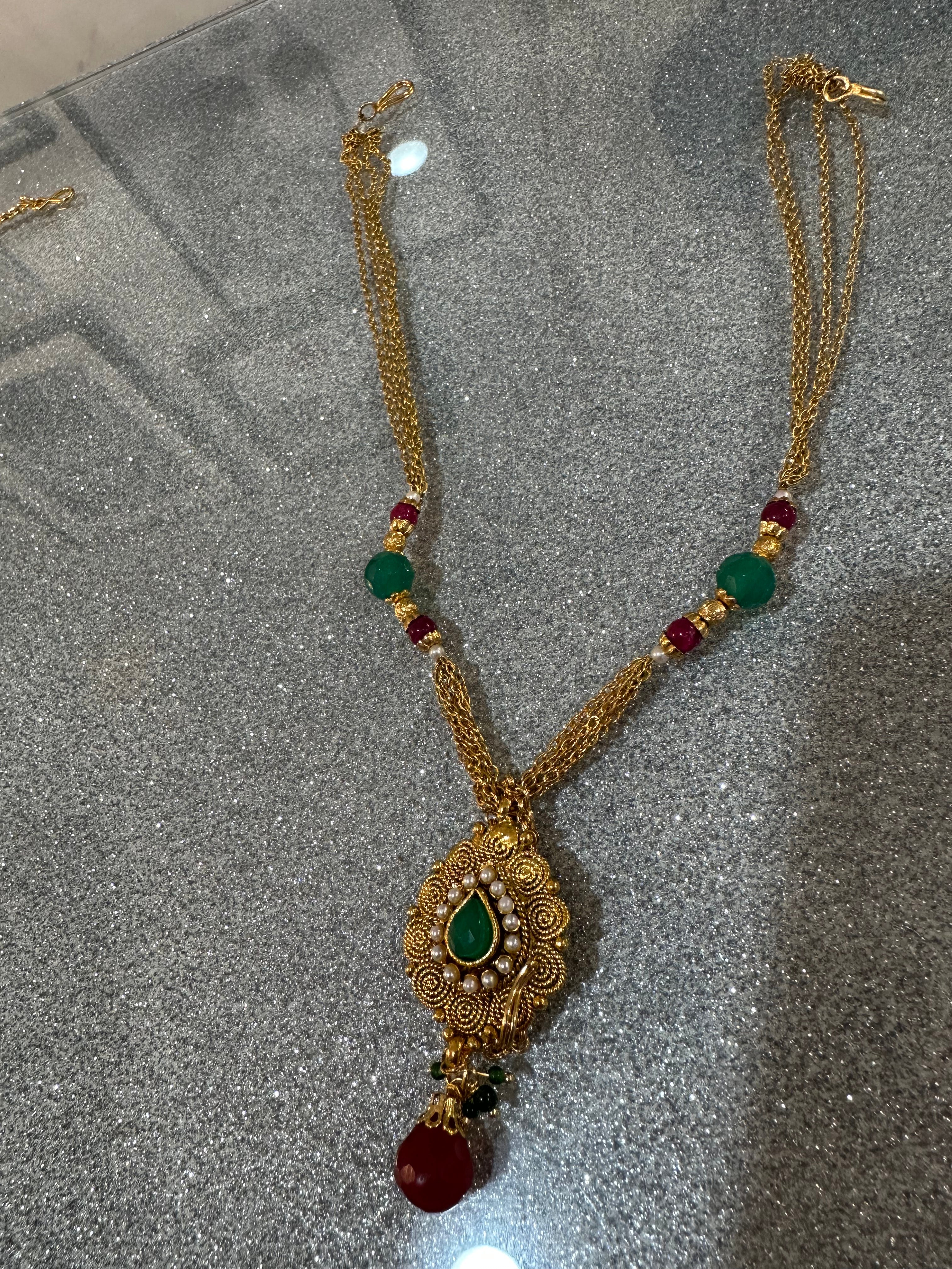 6 piece set Indian style ( some missing stones )