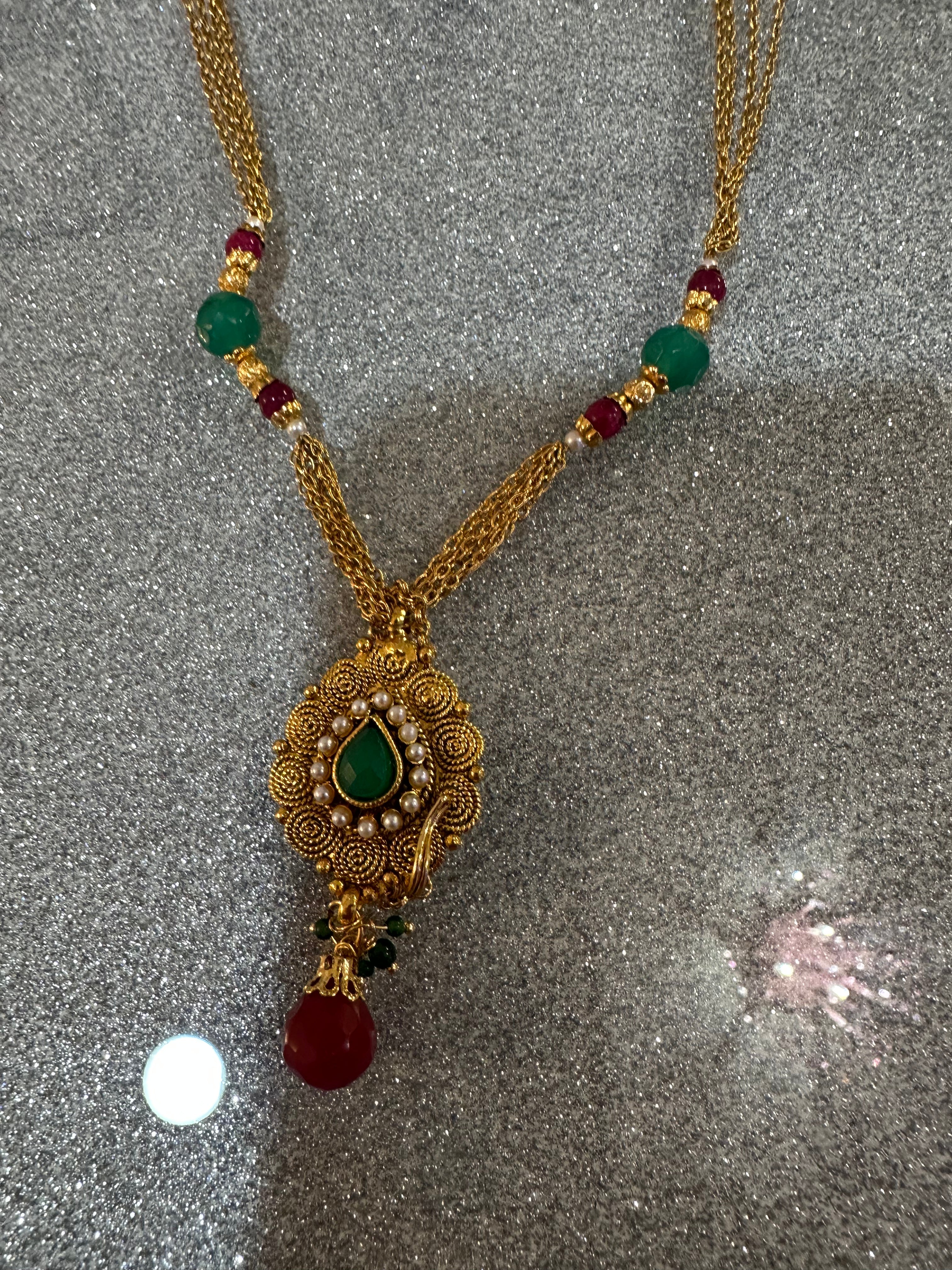 6 piece set Indian style ( some missing stones )