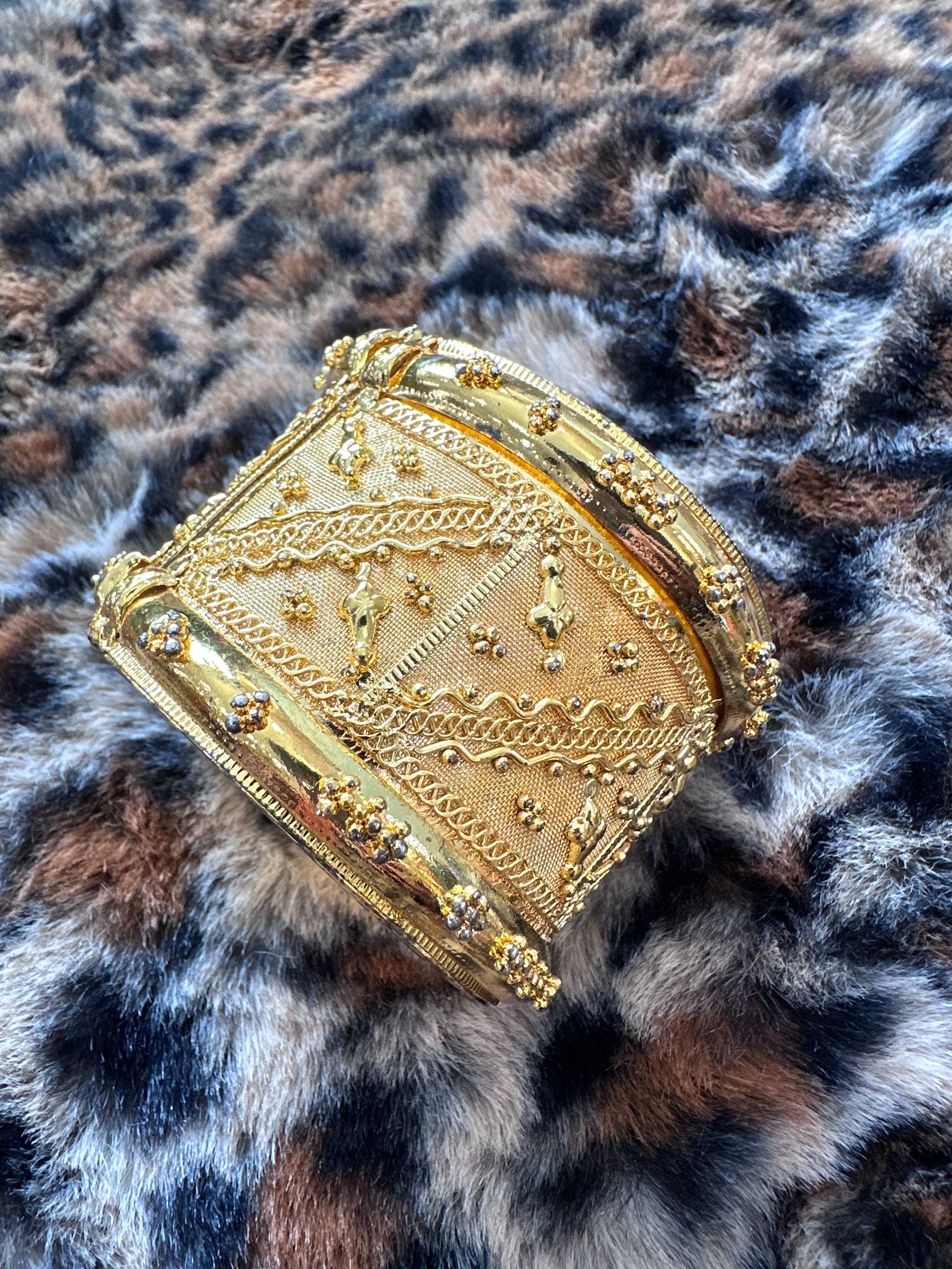 Gold bracelet (some blemishes)