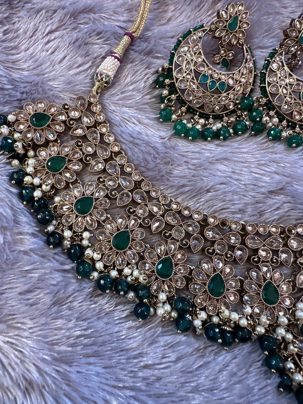Incredible Indian Set( 2 pairs of earrings, necklace and tikki