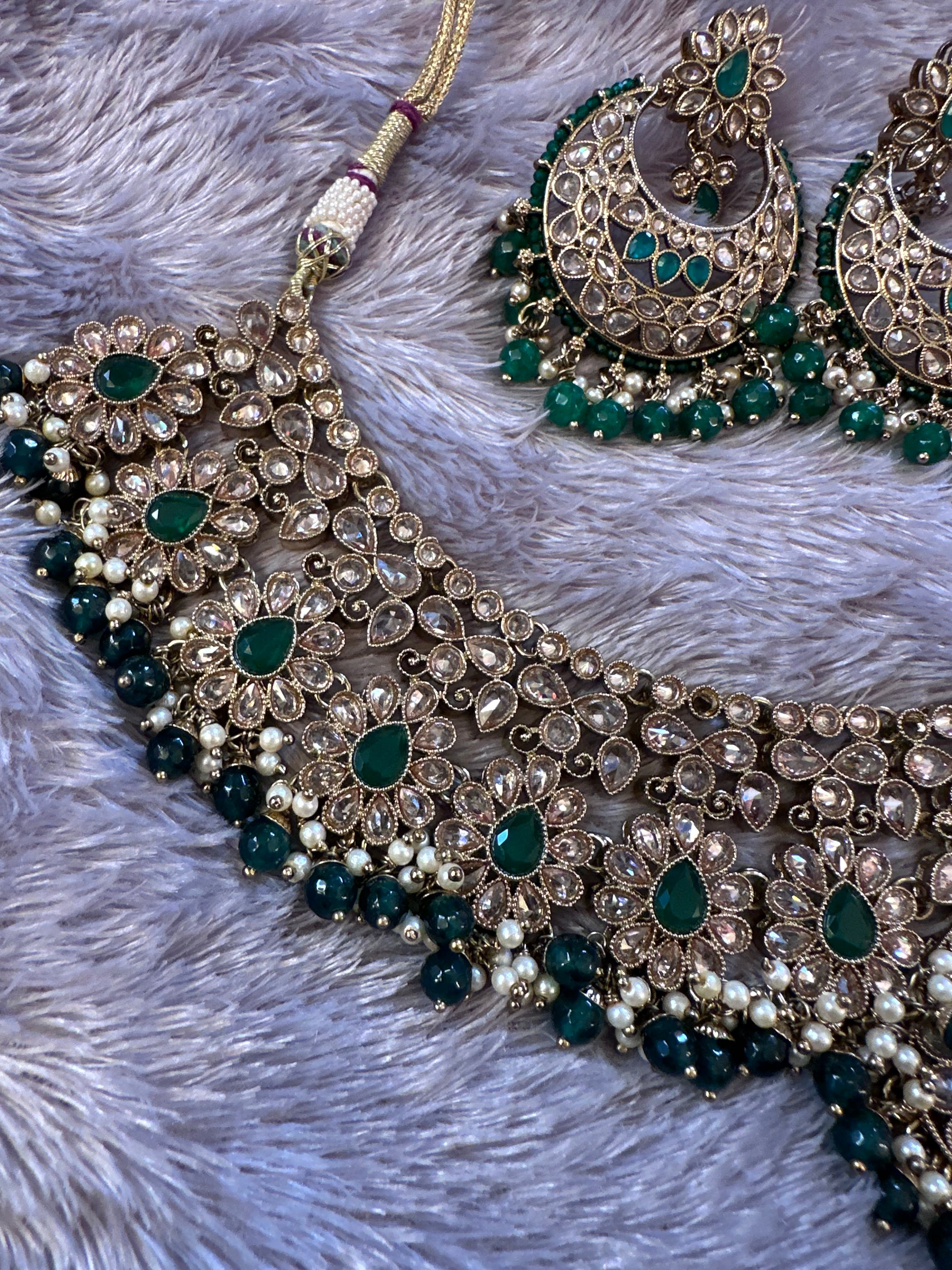 Incredible Indian Set( 2 pairs of earrings, necklace and tikki