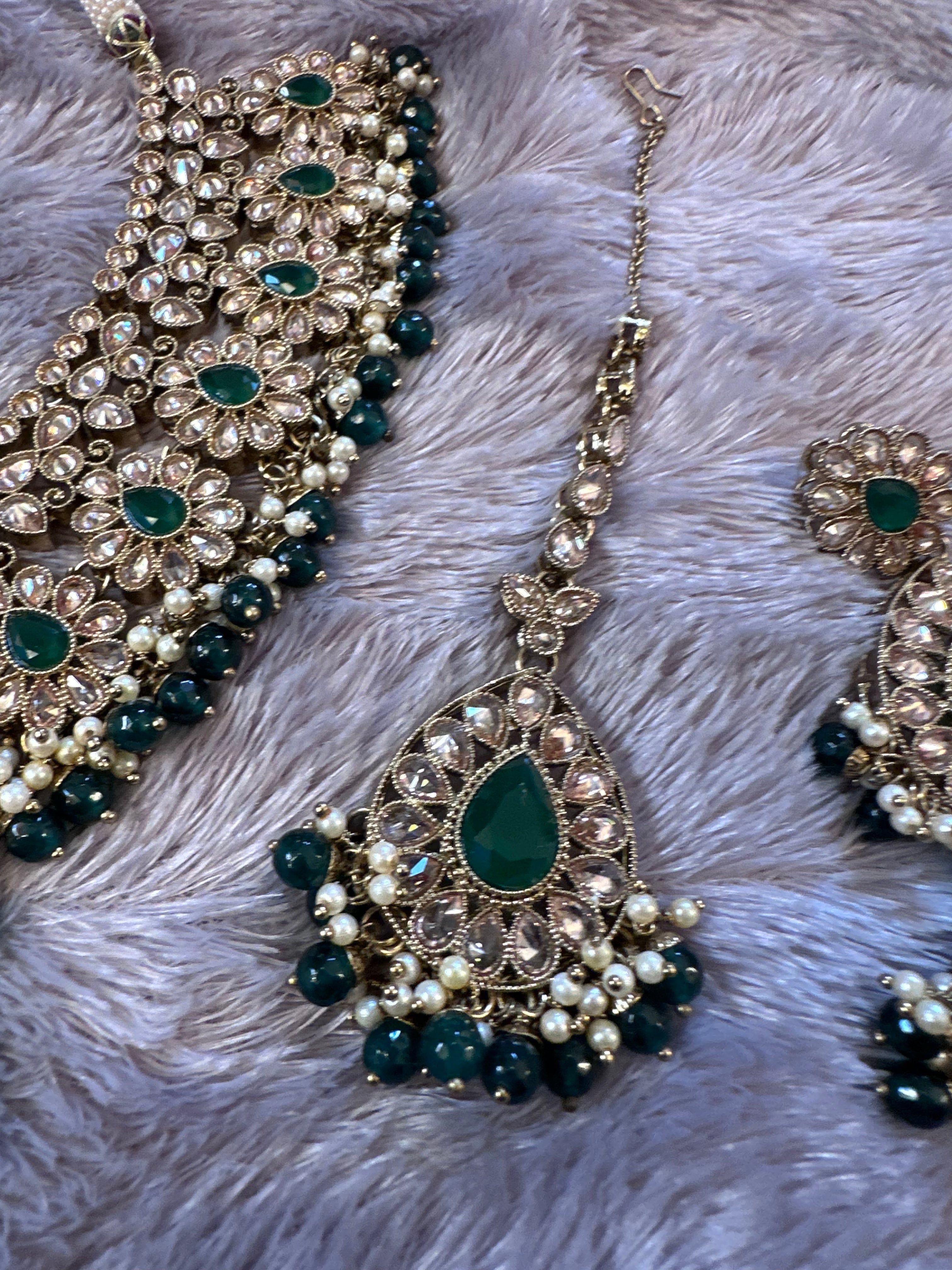 Incredible Indian Set( 2 pairs of earrings, necklace and tikki