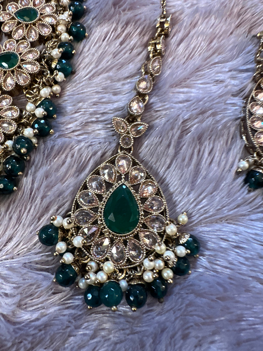 Incredible Indian Set( 2 pairs of earrings, necklace and tikki