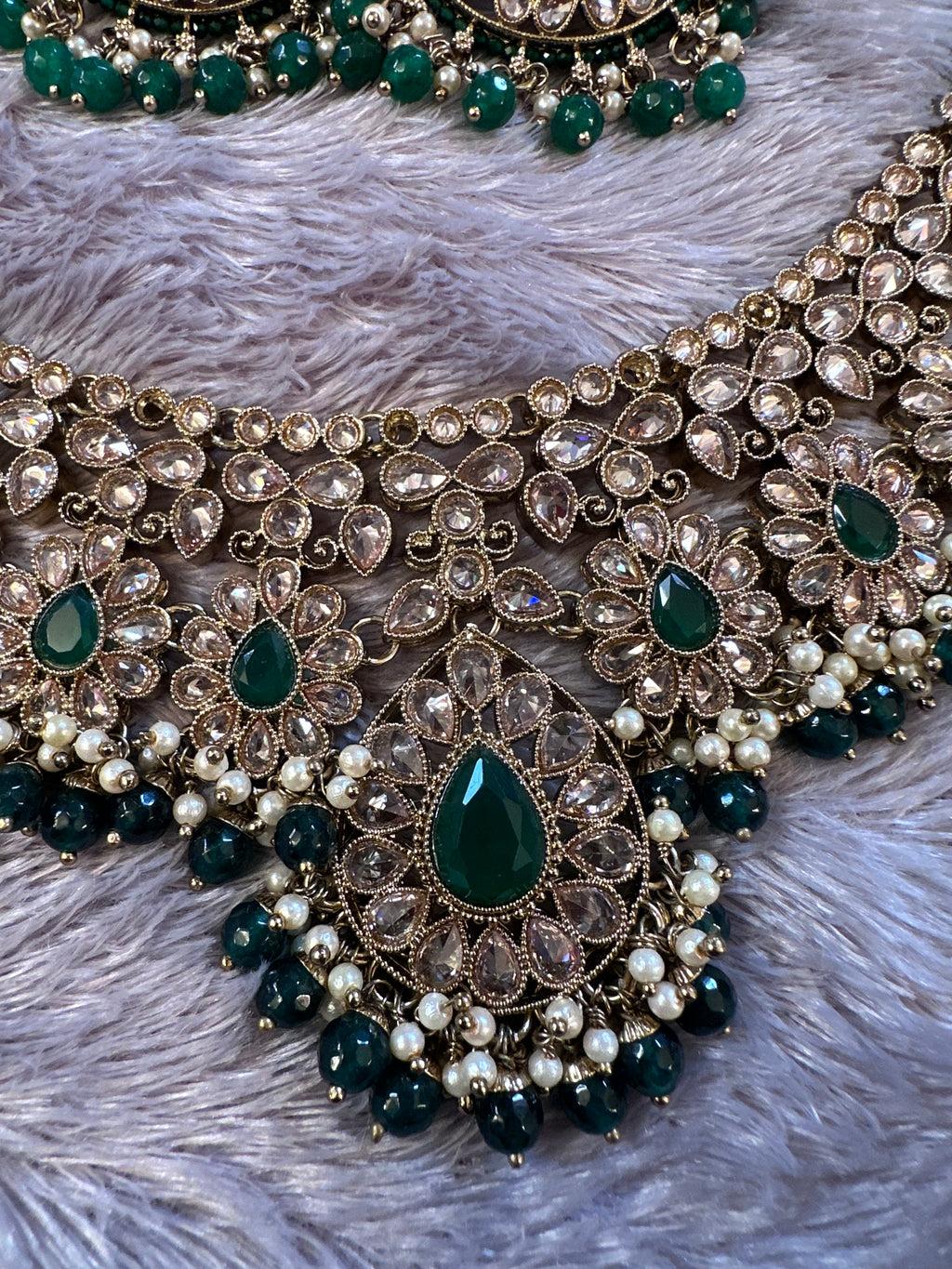Incredible Indian Set( 2 pairs of earrings, necklace and tikki