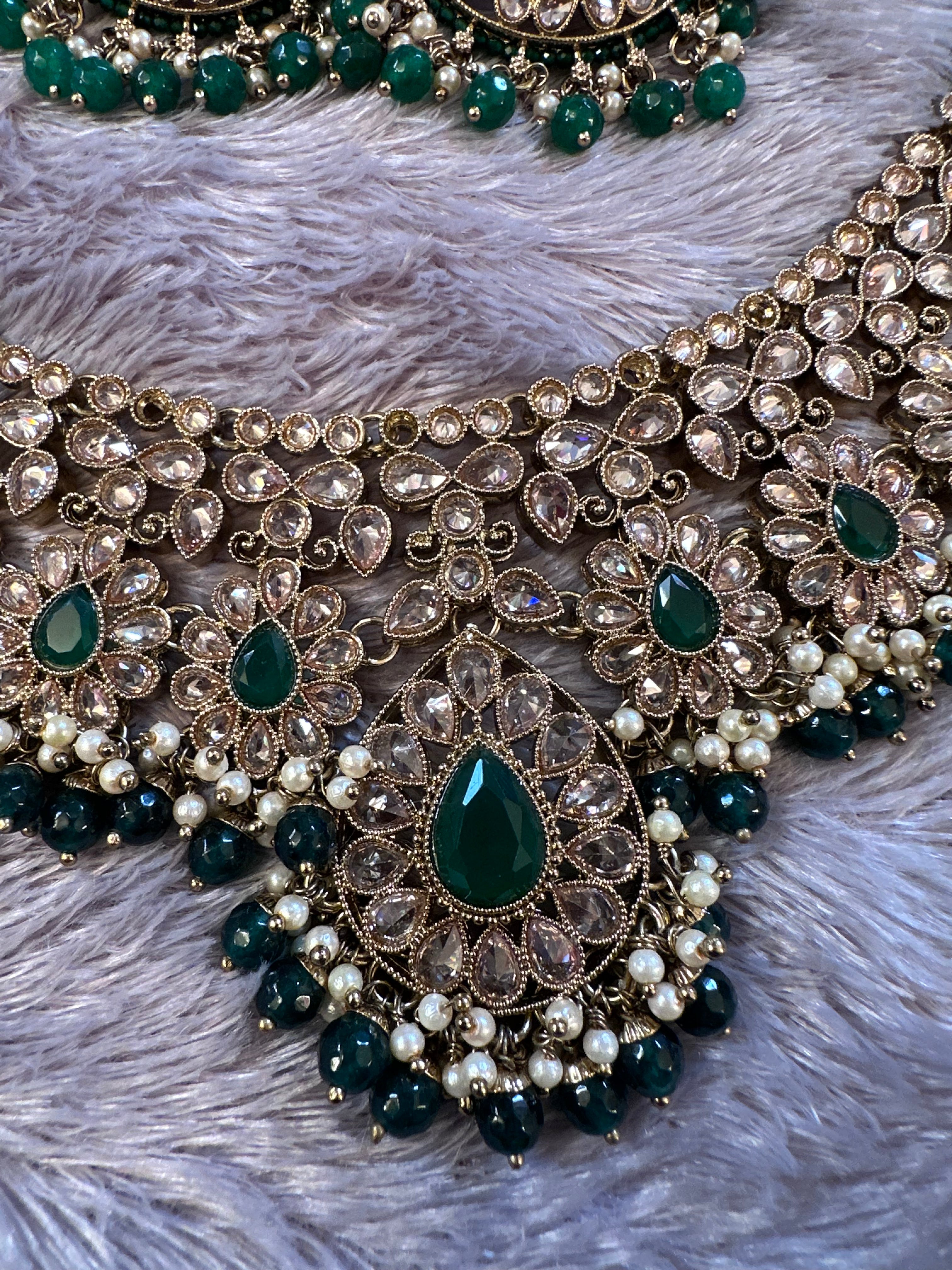Incredible Indian Set( 2 pairs of earrings, necklace and tikki