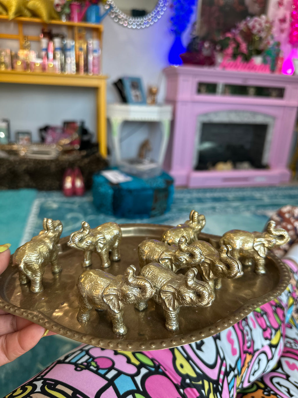 Decorative 8 elephants with tray! Brass set