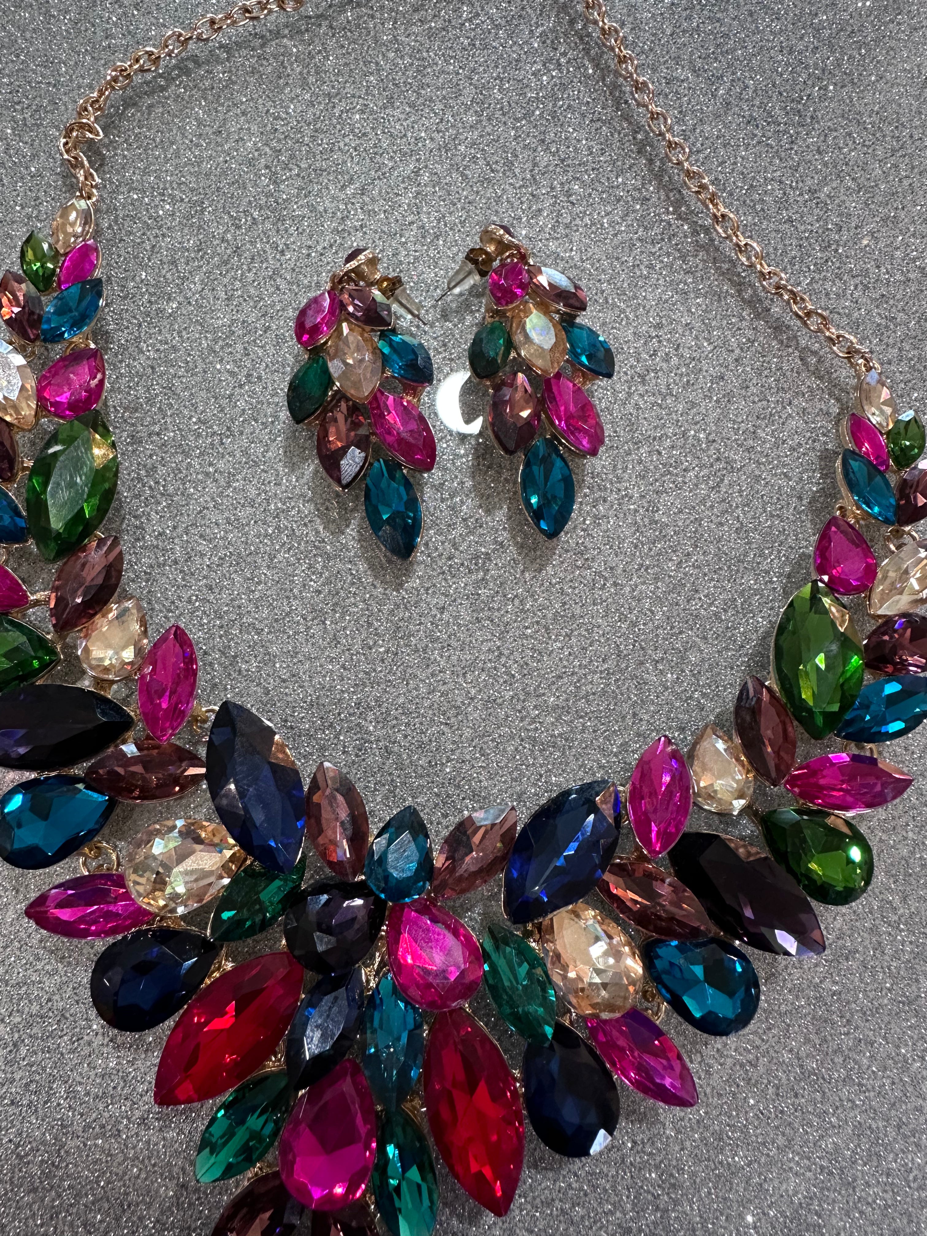 Multi colorful necklace set