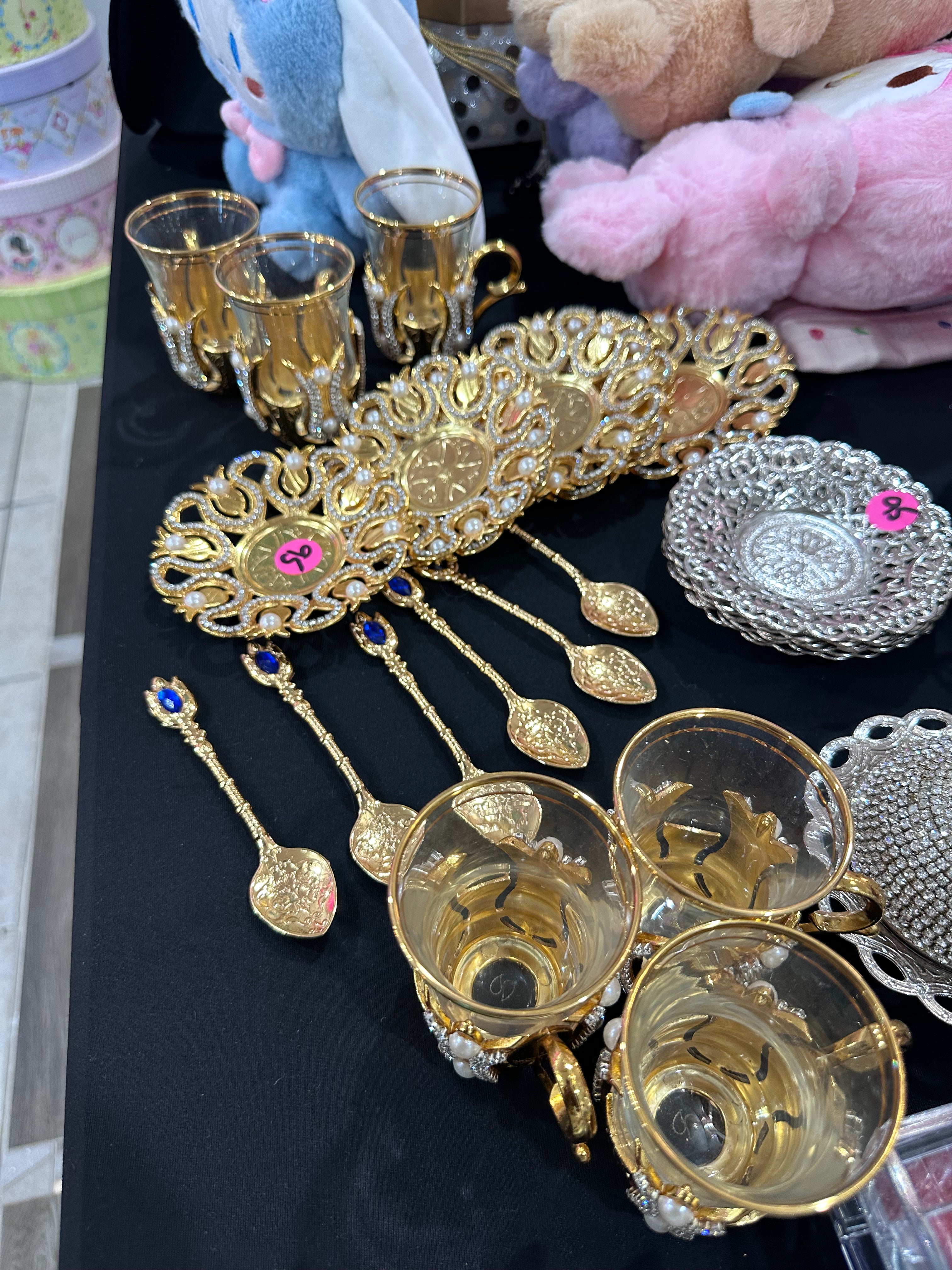 Gorgeous Tea Set for you and friends (Gold)with pearls