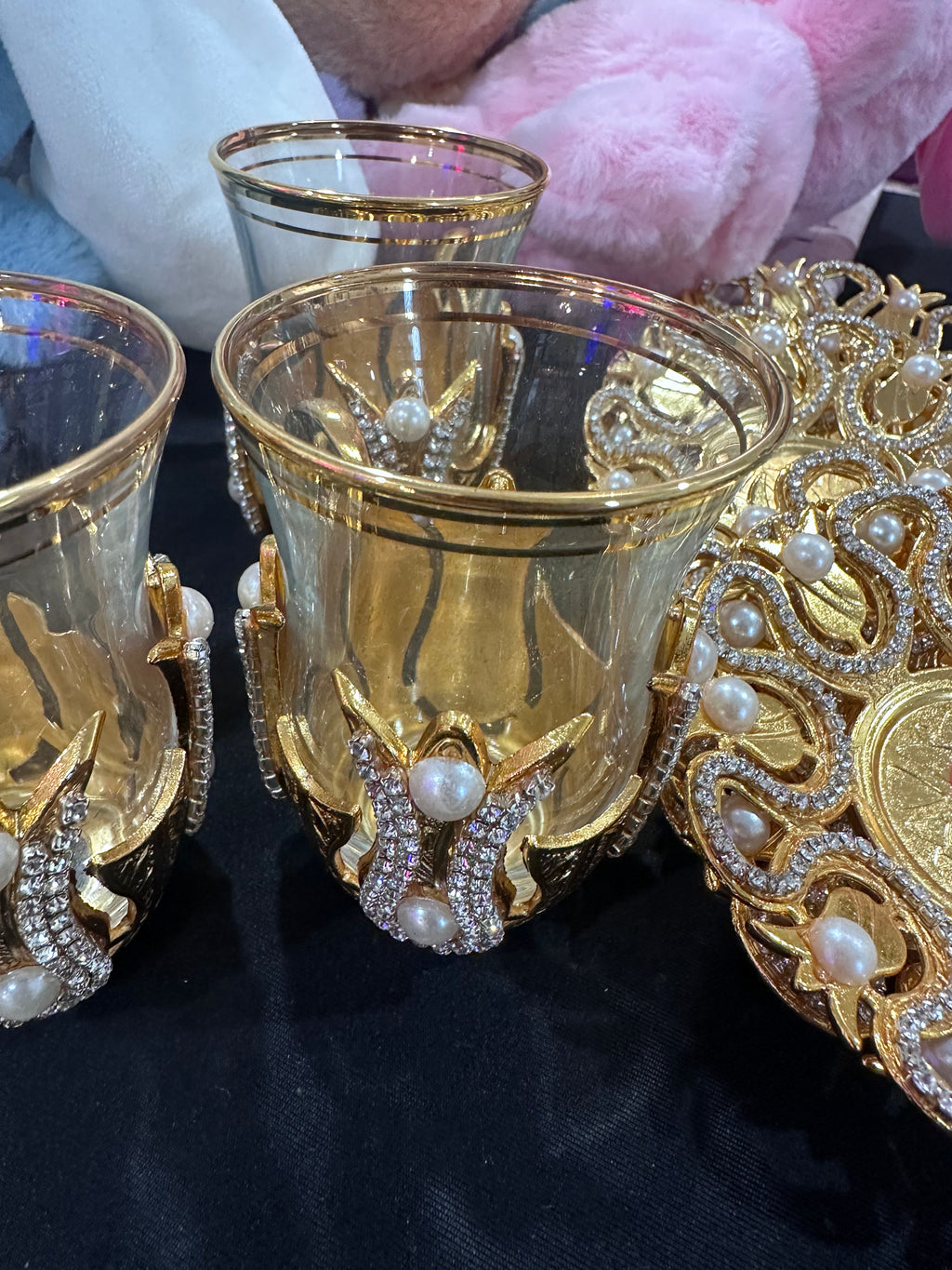 Gorgeous Tea Set for you and friends (Gold)with pearls