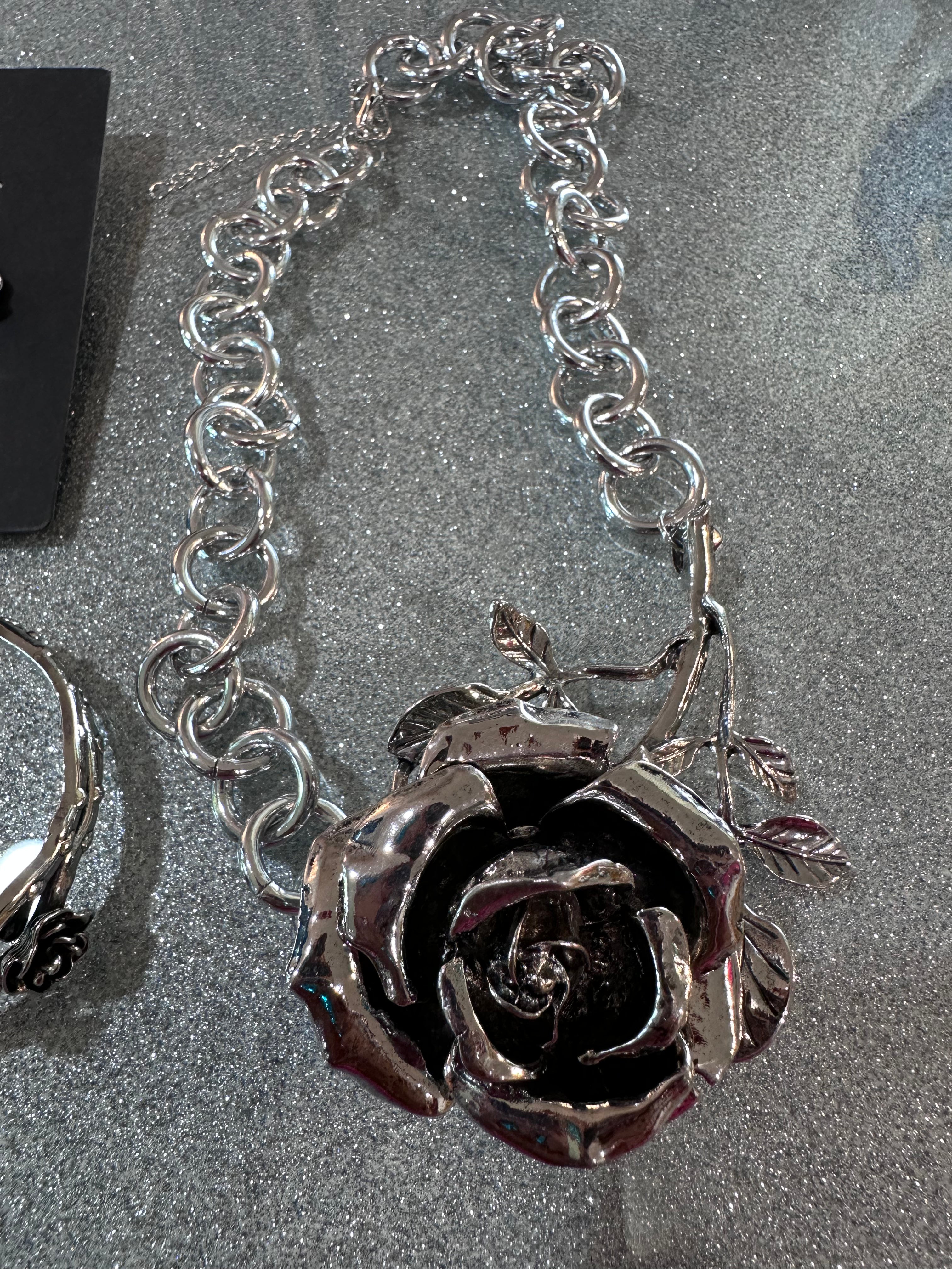 3 piece set for only $8 Brand New flower set