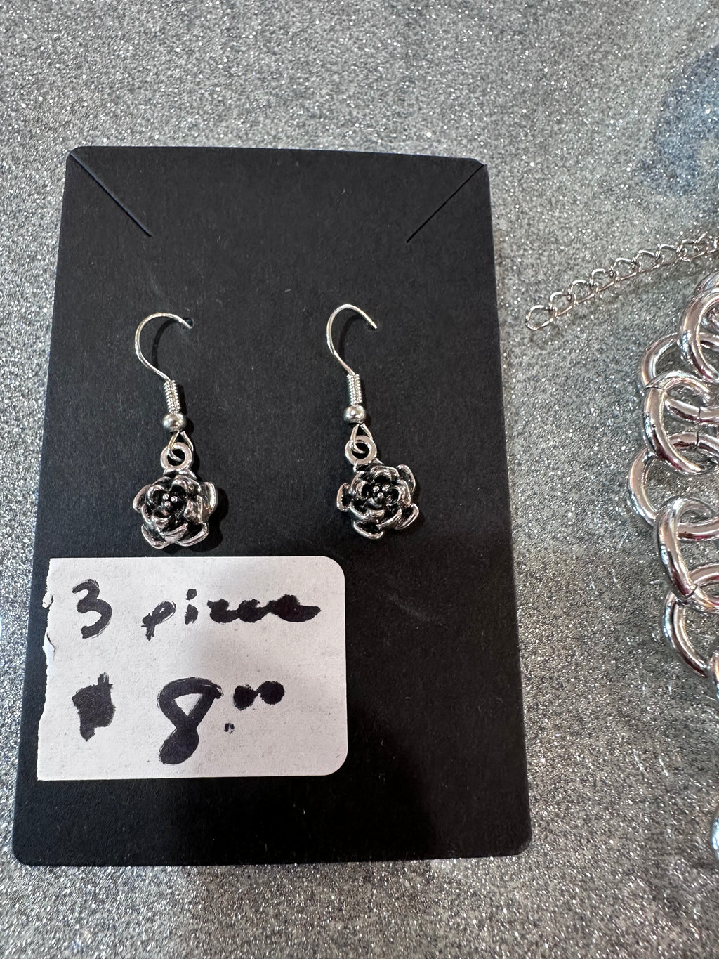 3 piece set for only $8 Brand New flower set