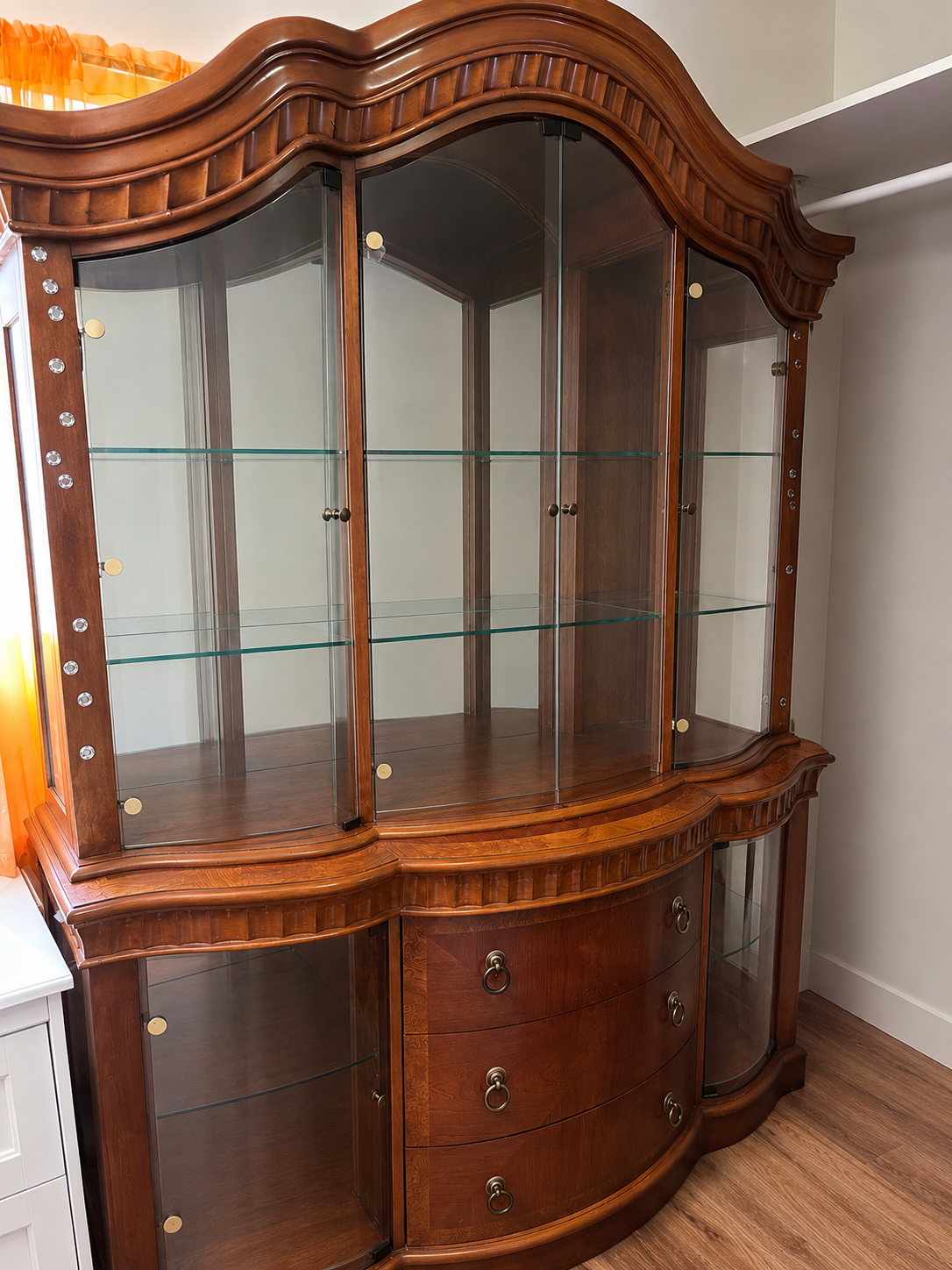 Jacqueline Smith China Cabinet ( one broken glass on right side bottom.( in store pick up only) call seller after purchase