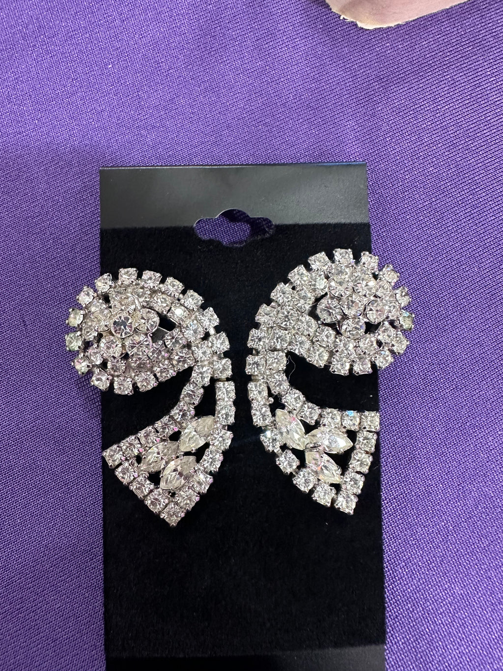 Vintage diamonds  studded earrings ( clip on)