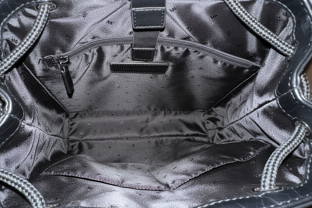 Michael Khors Black and White backpack (New) only 1 available