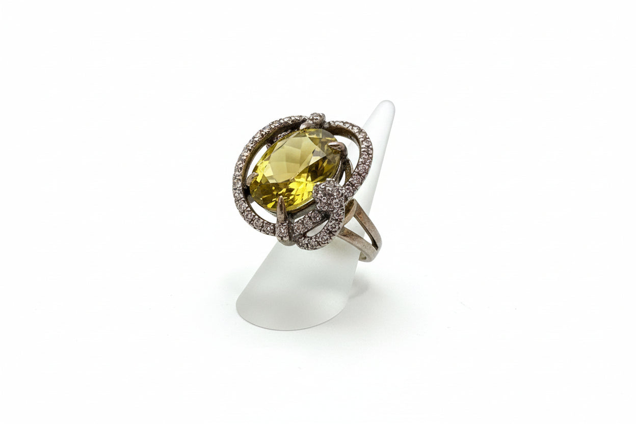 Unique Olive Ring - Size 7 - Vintage Style